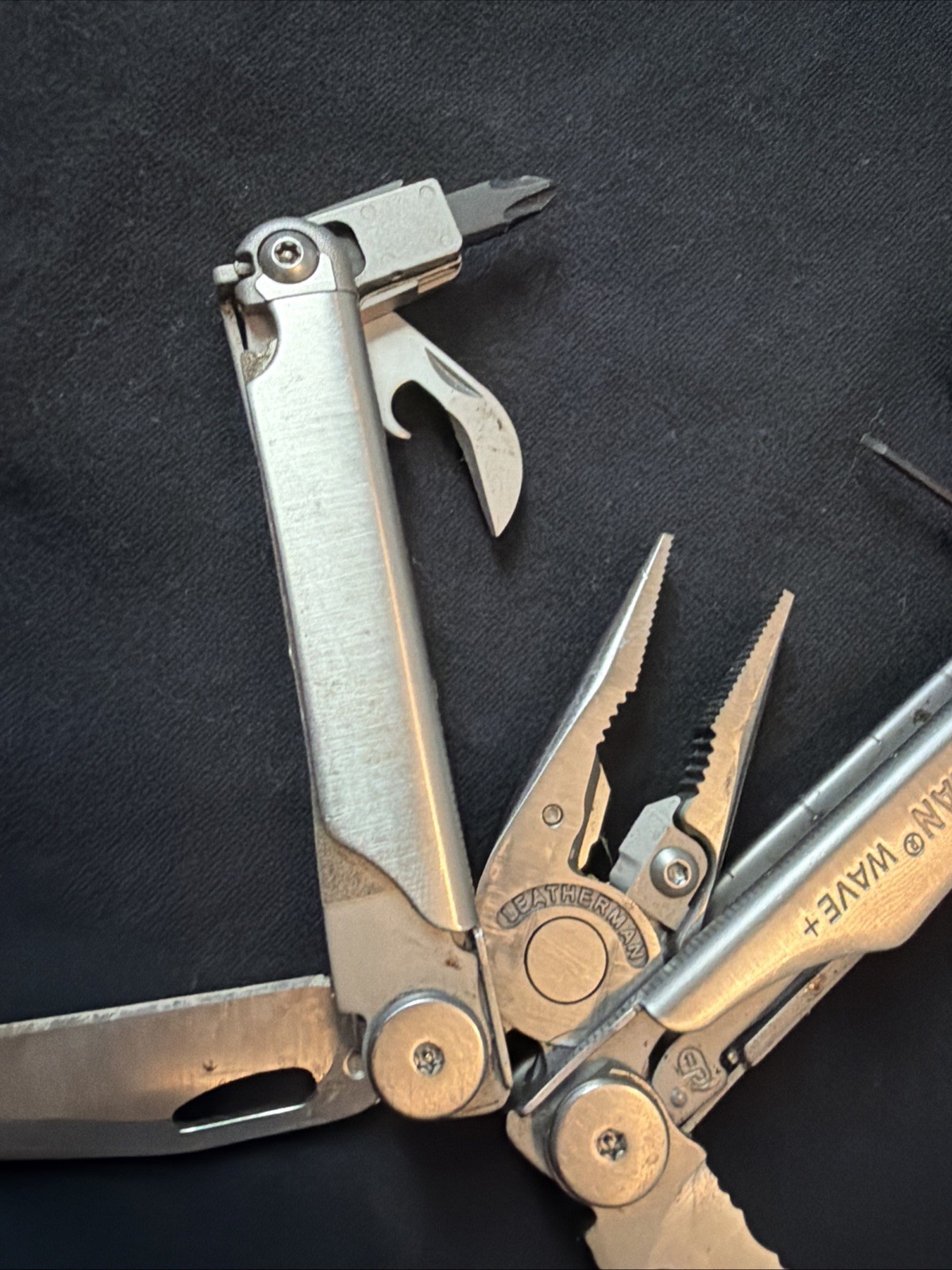 Leatherman Wave plus Multi-Tool Stainless Steel with sheath