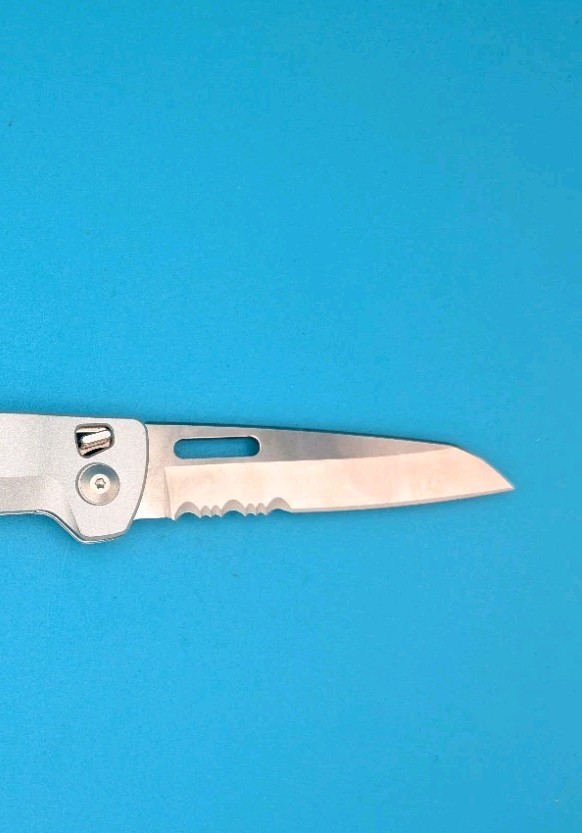 Leatherman Free K2X Pocket Size 8 Tools Stainless Steel Multitool, Silver! NEW!