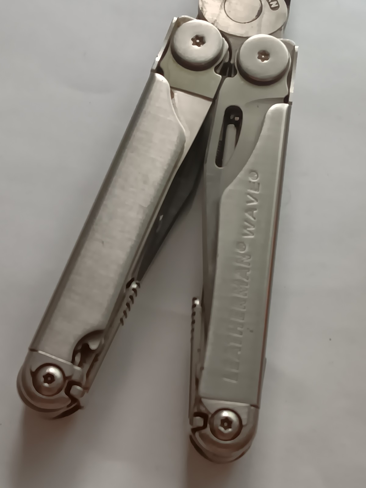 Leatherman Wave Multi-Tool Pre-owned Nice Shape W/ Sheath