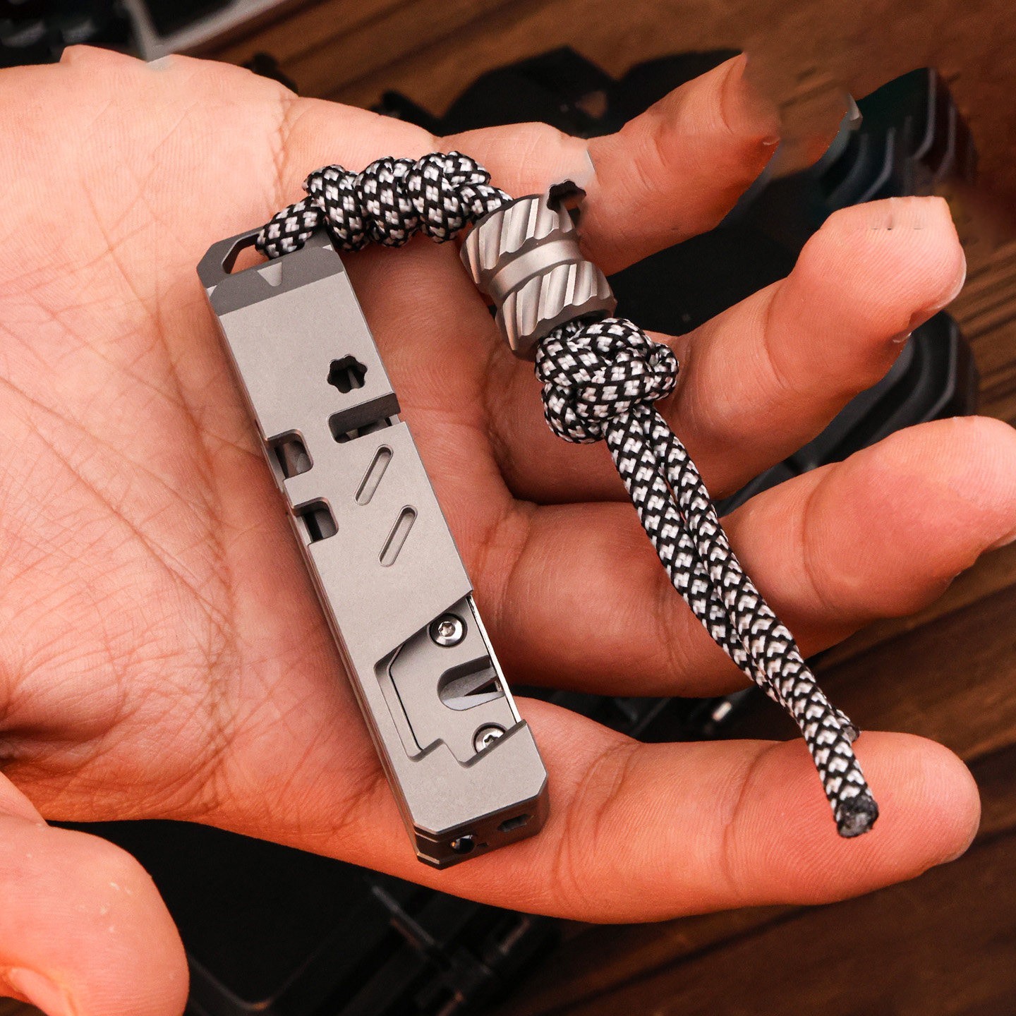 Titanium Alloy Phone Stand EDC Multi Tool Pry Bar Screwdriver Package Opener