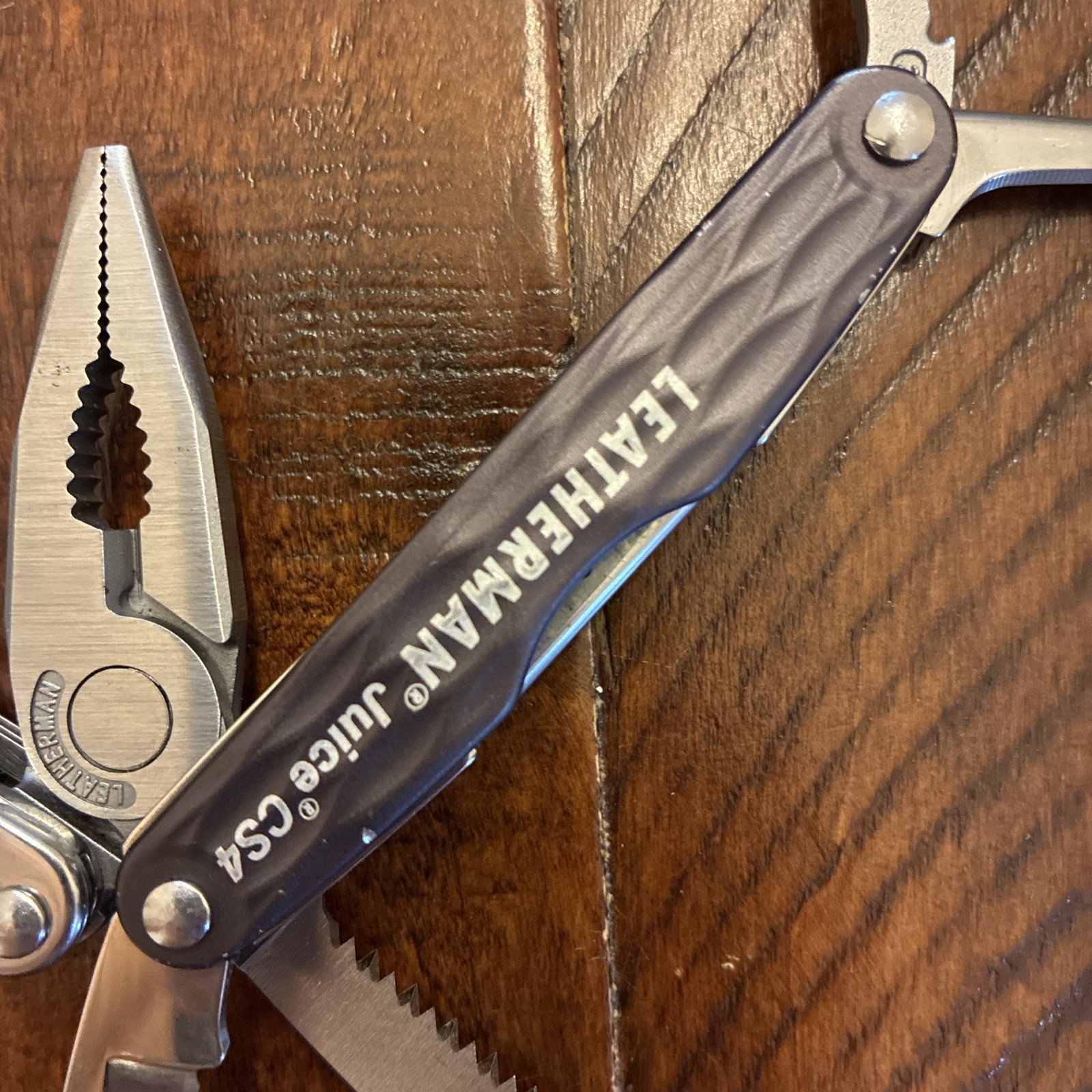 Leatherman Juice CS4 Multi Tool Discontinued Granite Gray Excellent – Read