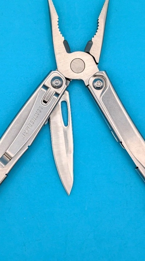 Leatherman Bolster 13 Tool Stainless Steel Multi-Tool!