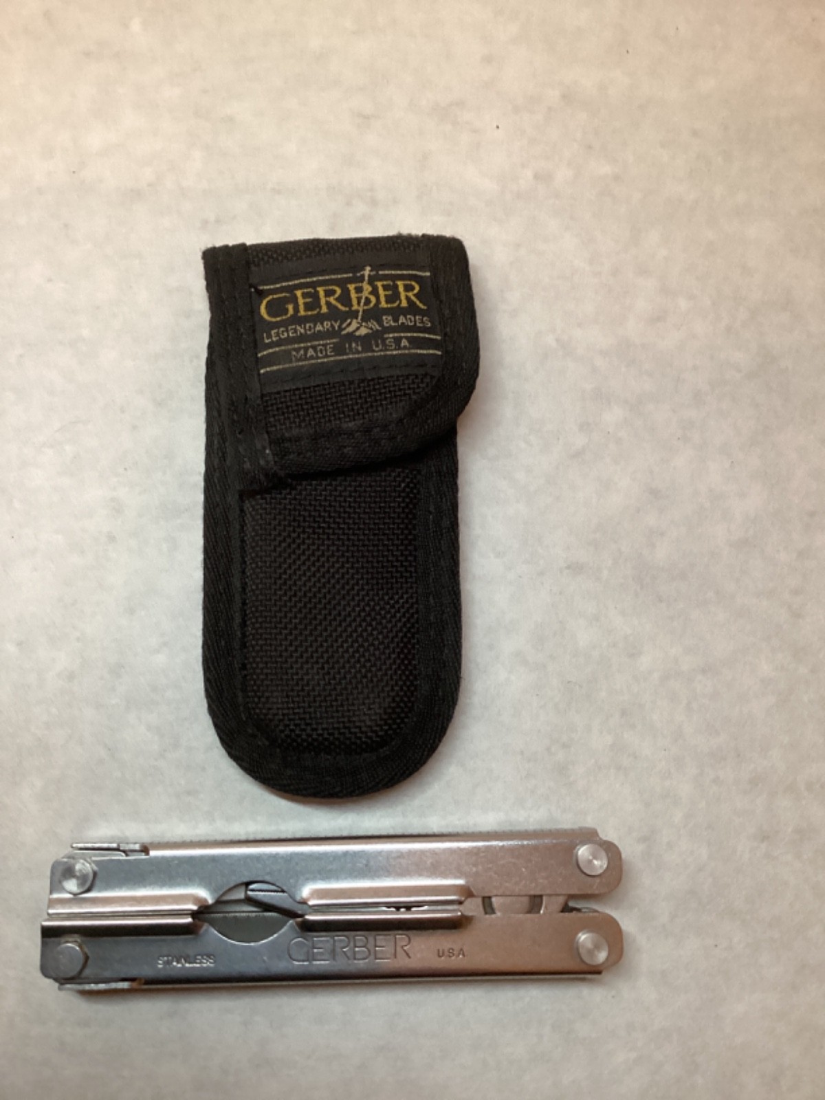 VTG 90’s Gerber Multi Tool w case Needlenose Pliers Screwdriver Knife Outdoors