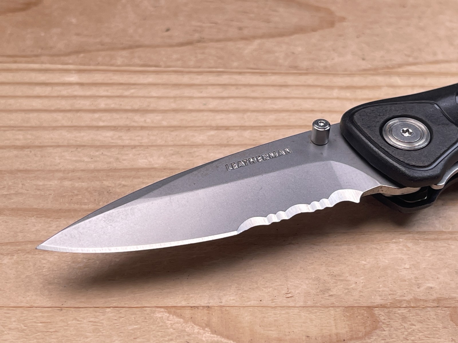 Leatherman E301 Satin Combo Edge w/Bottle Opener Clip Folding Pocket Knife
