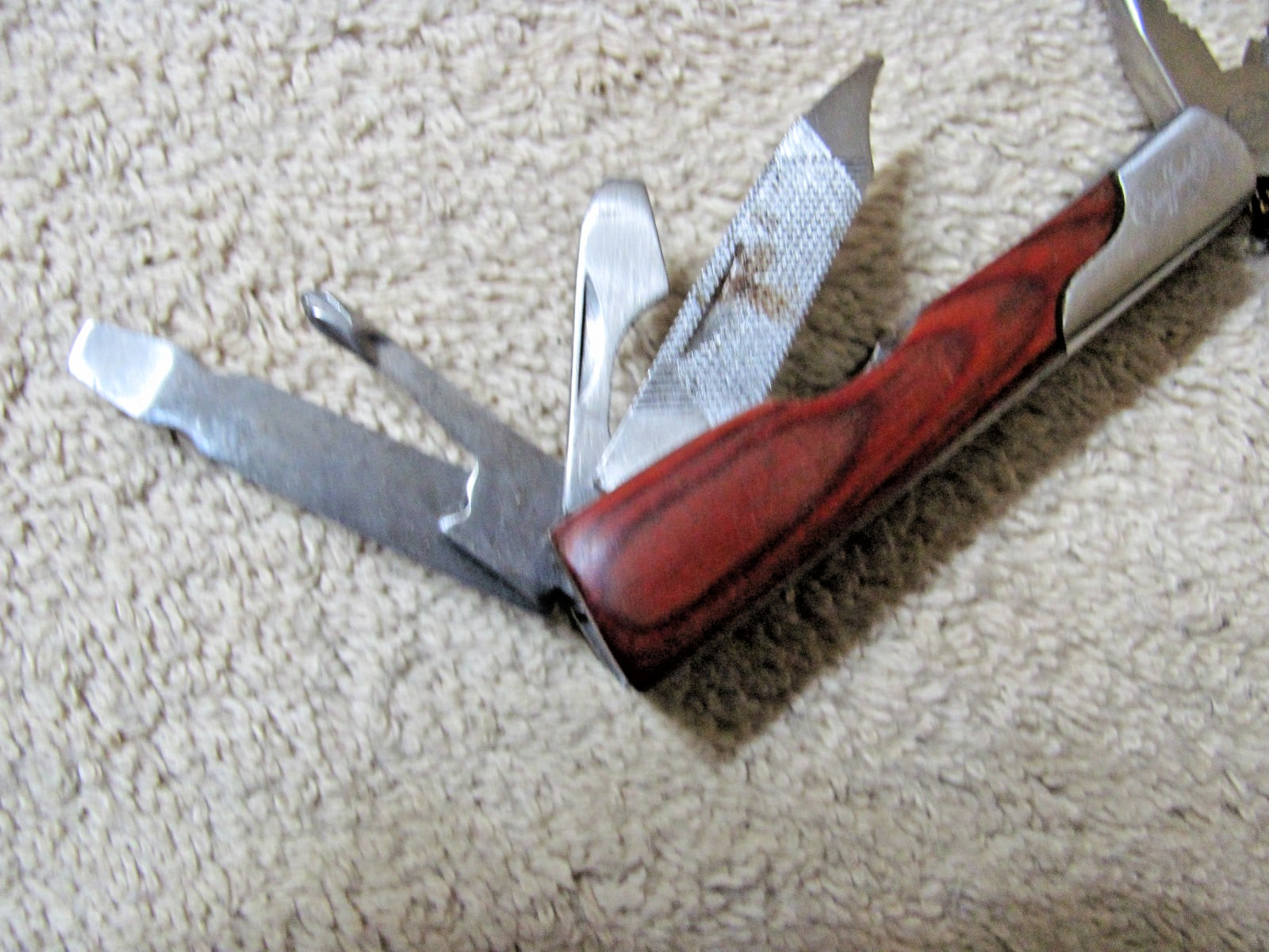 SCHRADE MULTI-PLYER TOOL, SHEFFIELD STEEL, 10 TOOLS, 2 3/4in CLOSED, 4 in OPEN