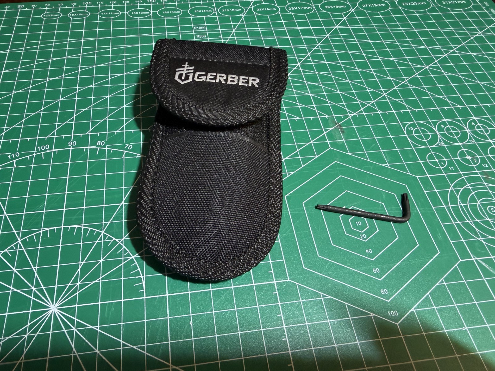 Gerber MP600 Pro Scout Multitool – Replaceable Wire Cutters – Black Nylon Sheath