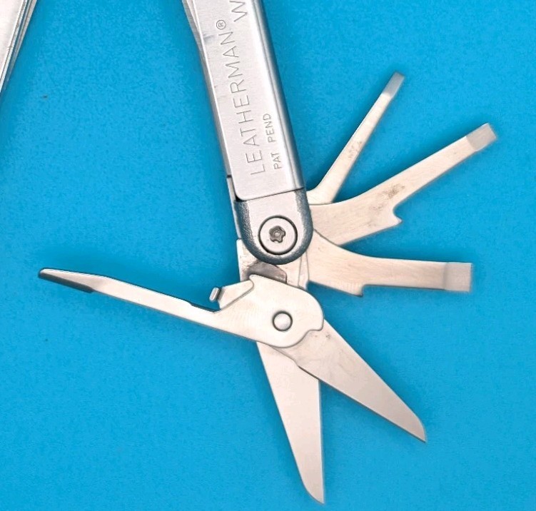 Leatherman Wave Original Vintage Retired, Dated 1100 (NOV, 2000)