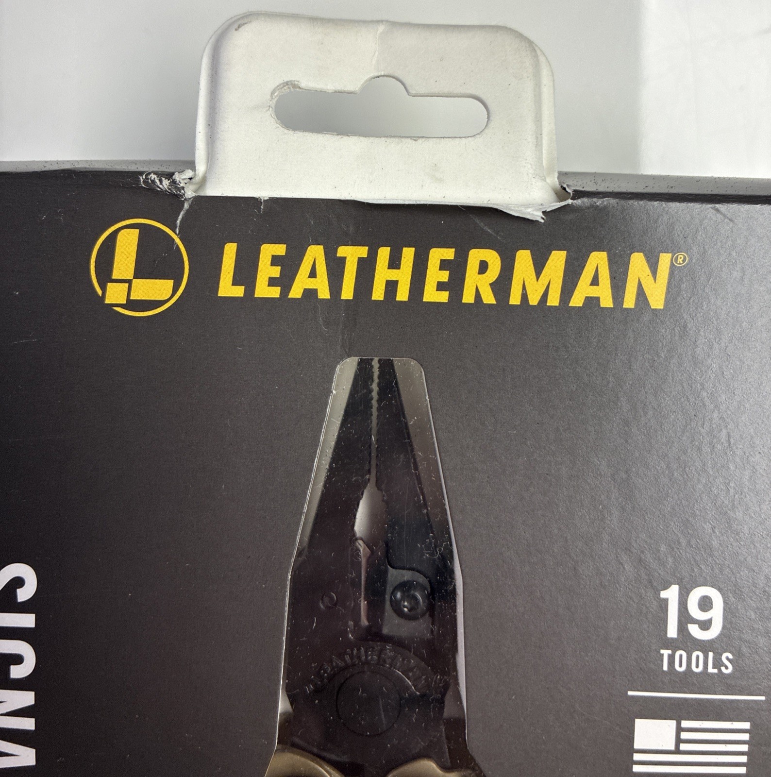 LEATHERMAN Signal 19-in-1 Multi-tool for Outdoors Camping Hiking Fishing DMG Box