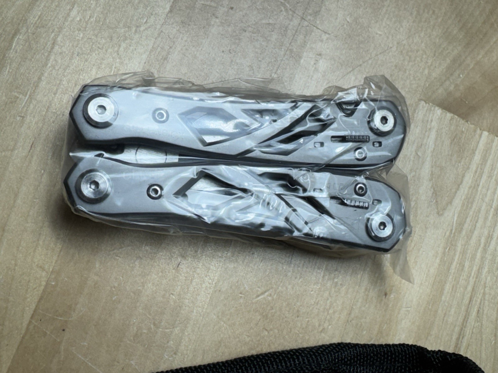 GERBER SUSPENSION 12-in-1 EDC Multi-Plier Multitool – Pocket Knife Needle Nose