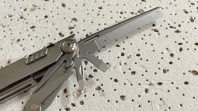 GERBER Flik Stainless Steel Silver MULTI-PLIER Multi Tool Pliers,Knife,Scissors-