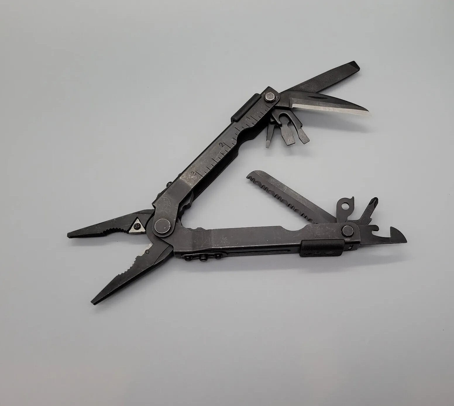 Gerber USA Multiplier MP600 Multi-Tool Black Needle Nose Pliers Carbide Cutters