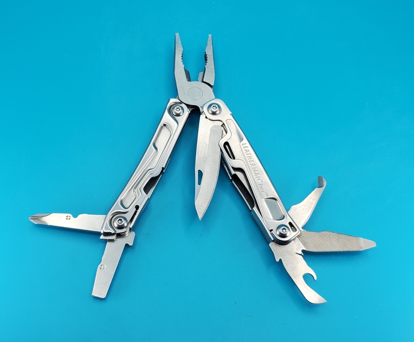 Leatherman Rev 3.8″ Multi-Tool, Stainless! EXCELLENT!