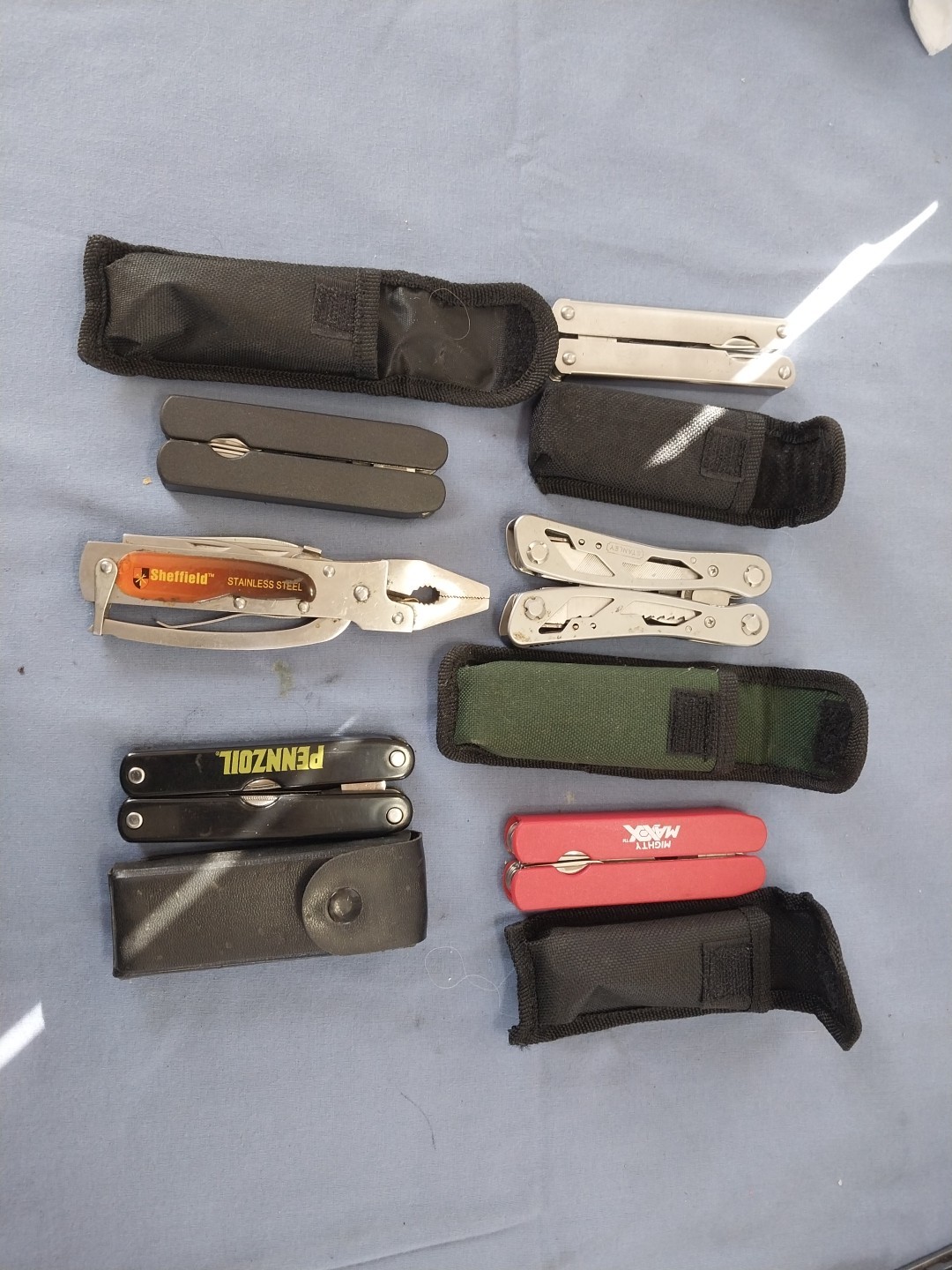 6 multi tools pliers knife screwdriver’s file Etc.