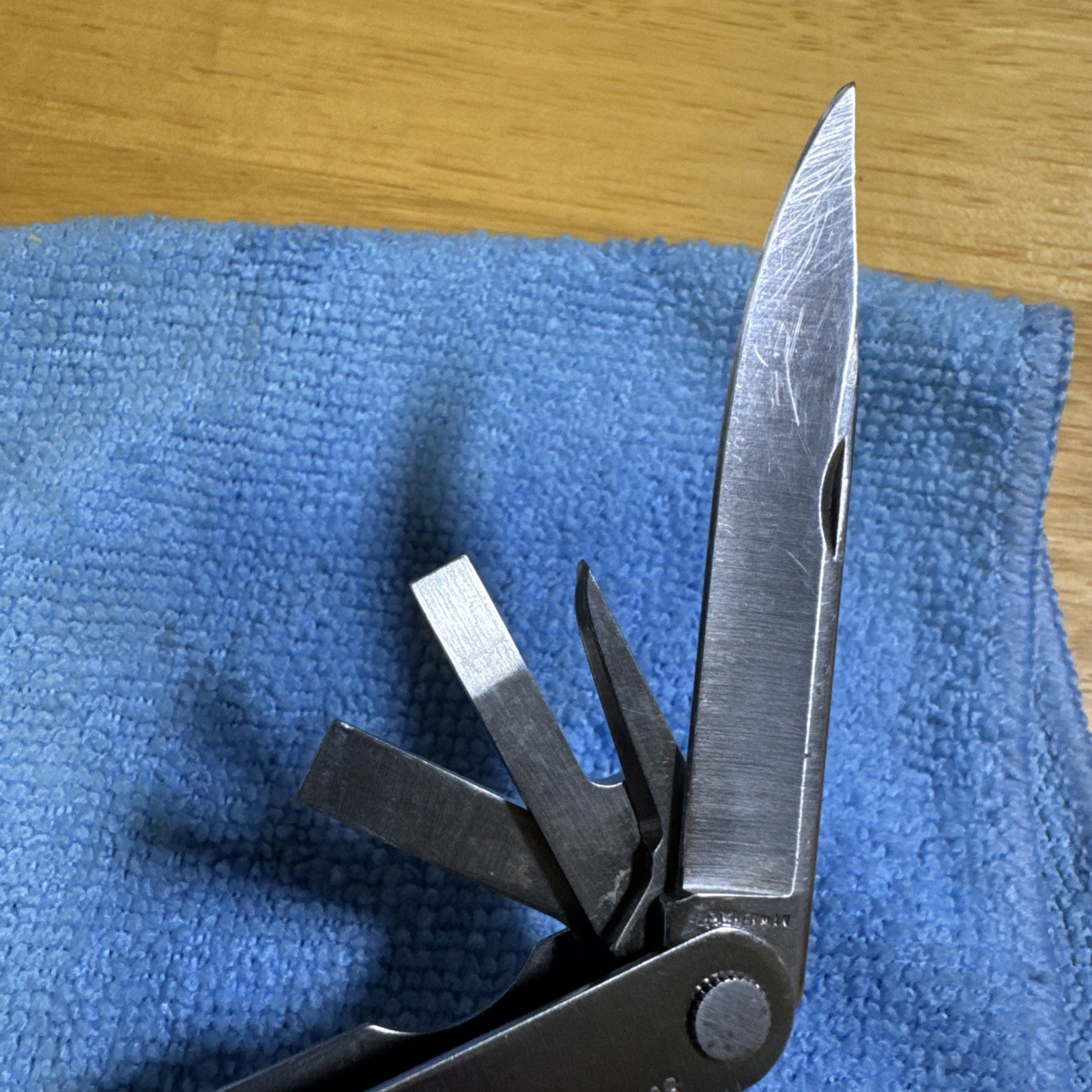 Vintage Leatherman Multi Tool w/ leather Sheath Pouch TM 1325473 Portland OR