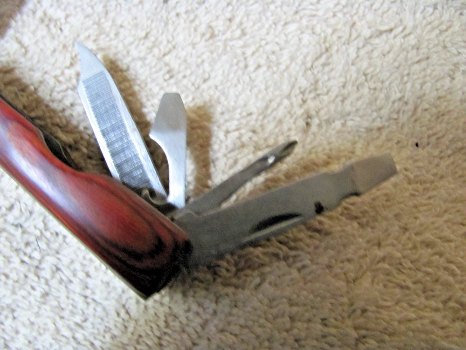 SCHRADE MULTI-PLYER TOOL, SHEFFIELD STEEL, 10 TOOLS, 2 3/4in CLOSED, 4 in OPEN