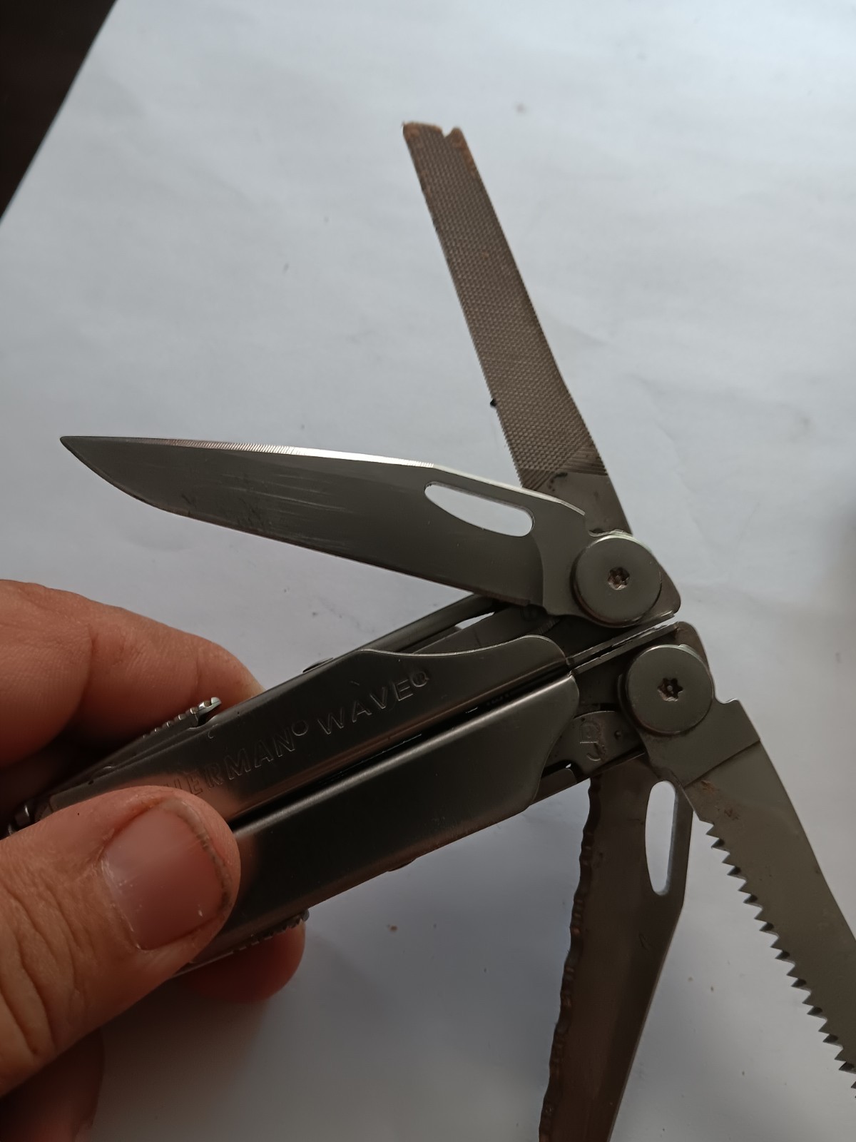 Leatherman Wave Multi-Tool Pre-owned Nice Shape W/ Sheath