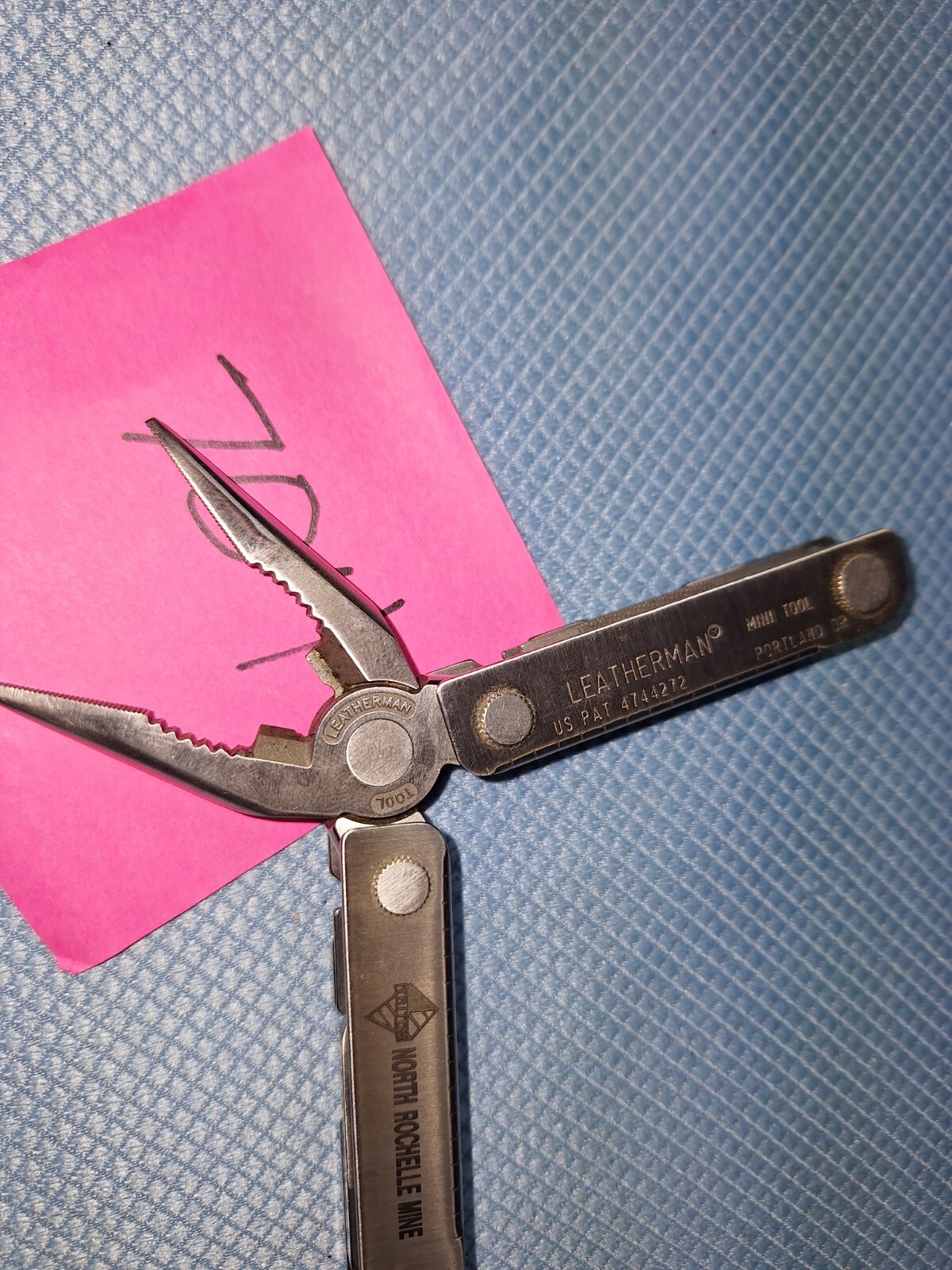 1 Leatherman Mini-Tool Vintage Rare Multi Pliers Knife LOT 704