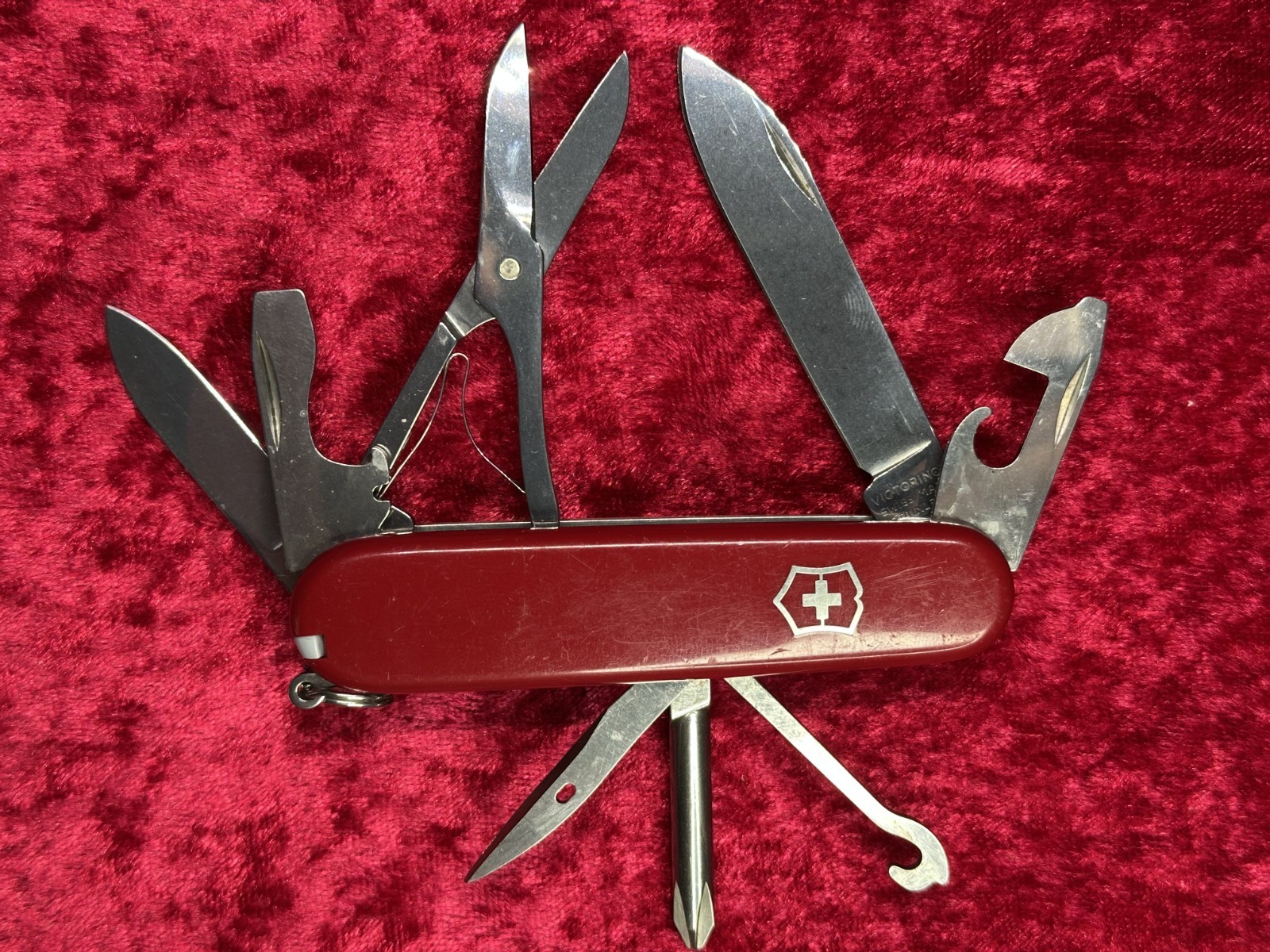 Victorinox Super Tinker Red Swiss Army Knife 11 Tool 3 Layer Random Pick (186)