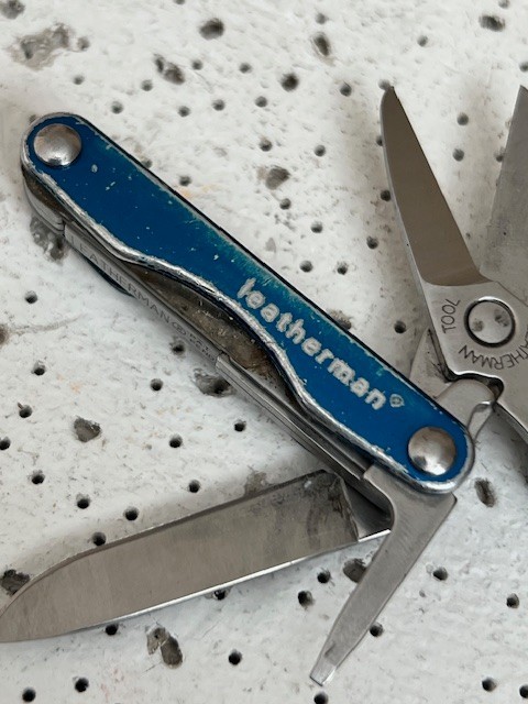 Vintage Leatherman SQUIRT S4 Blue Multi-Tool Keychain Discontinued—
