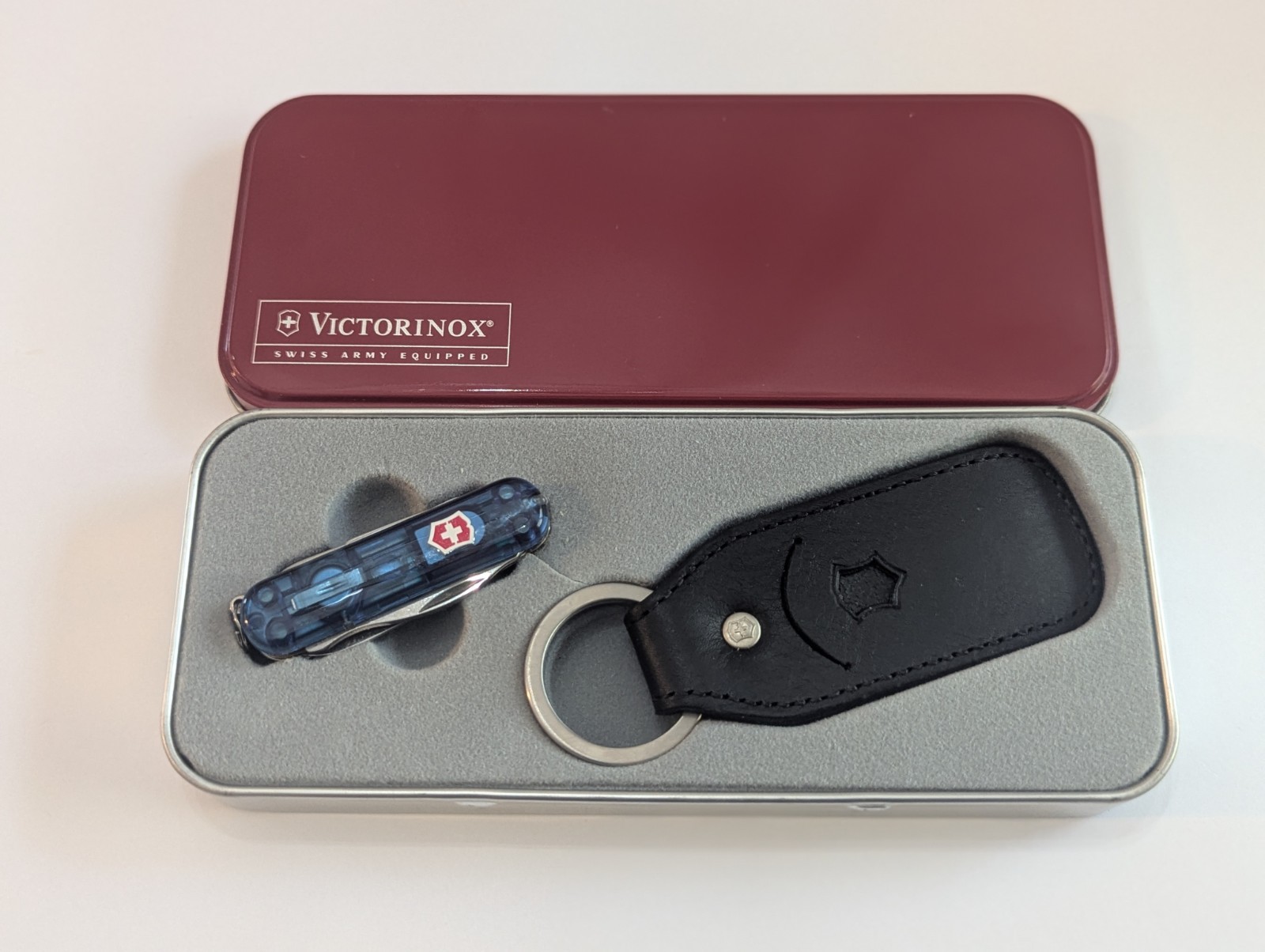 Victorinox Swiss Army Knife Midnite Manager | Ice Blue | + Sheath Discontinued