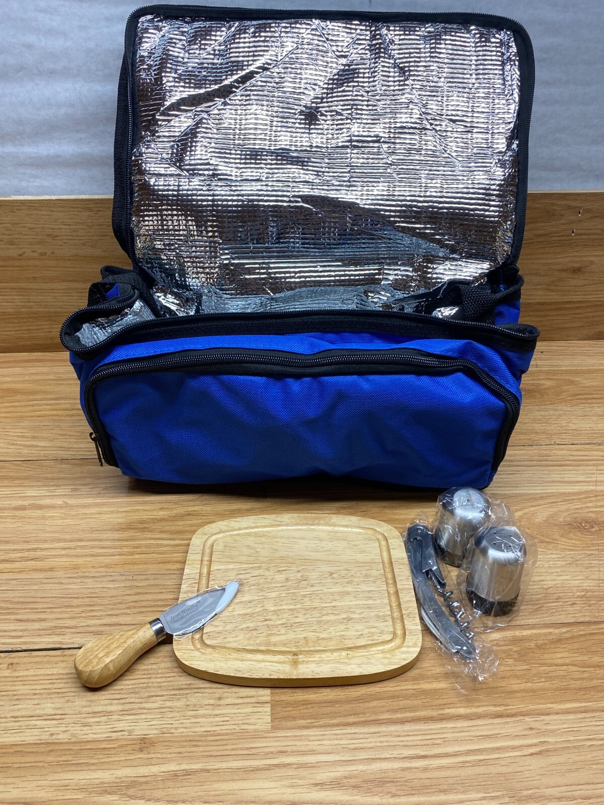 Trail Worthy 6 Pieces Outdoor Camping Thermal Cooler Soft Bag W/ Accessories Set