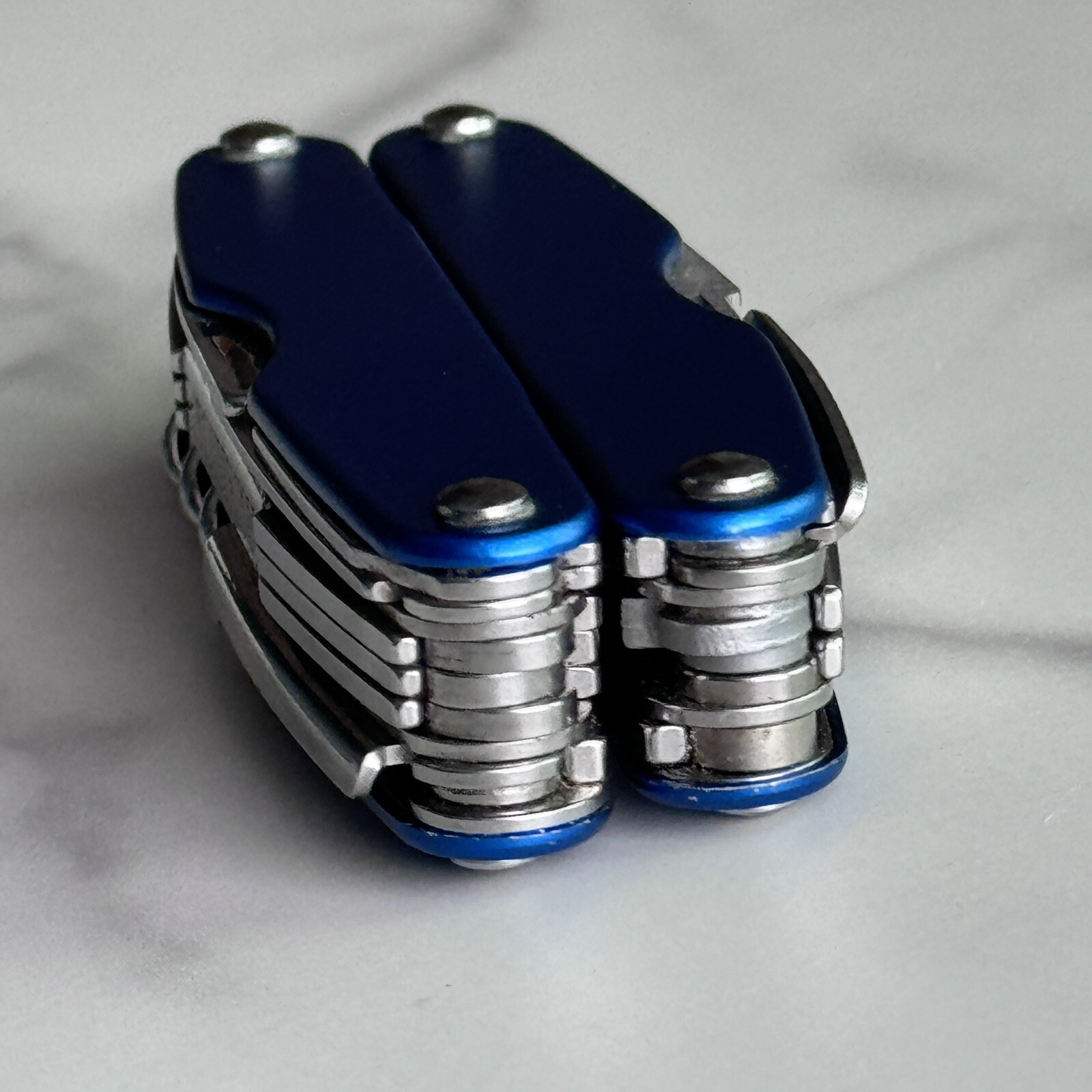 Leatherman Juice CS4 Glacier Blue multitool. Early variant
