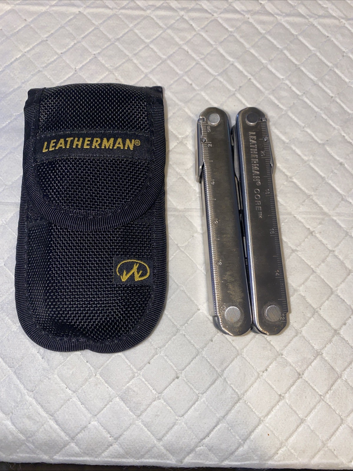 VINTAGE LEATHERMAN CORE MULTITOOL CONDITION USED