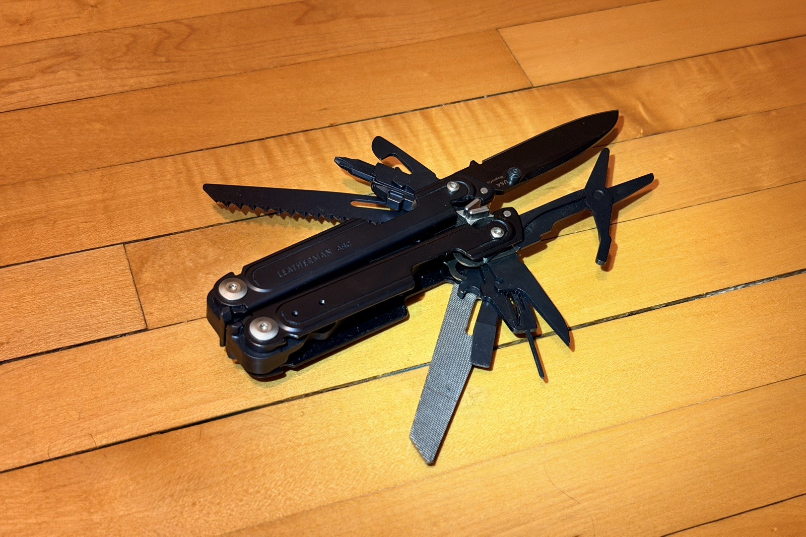 Leatherman Arc Obsidian Limited Edition With Leather Sheath w/ BLACK BLADE