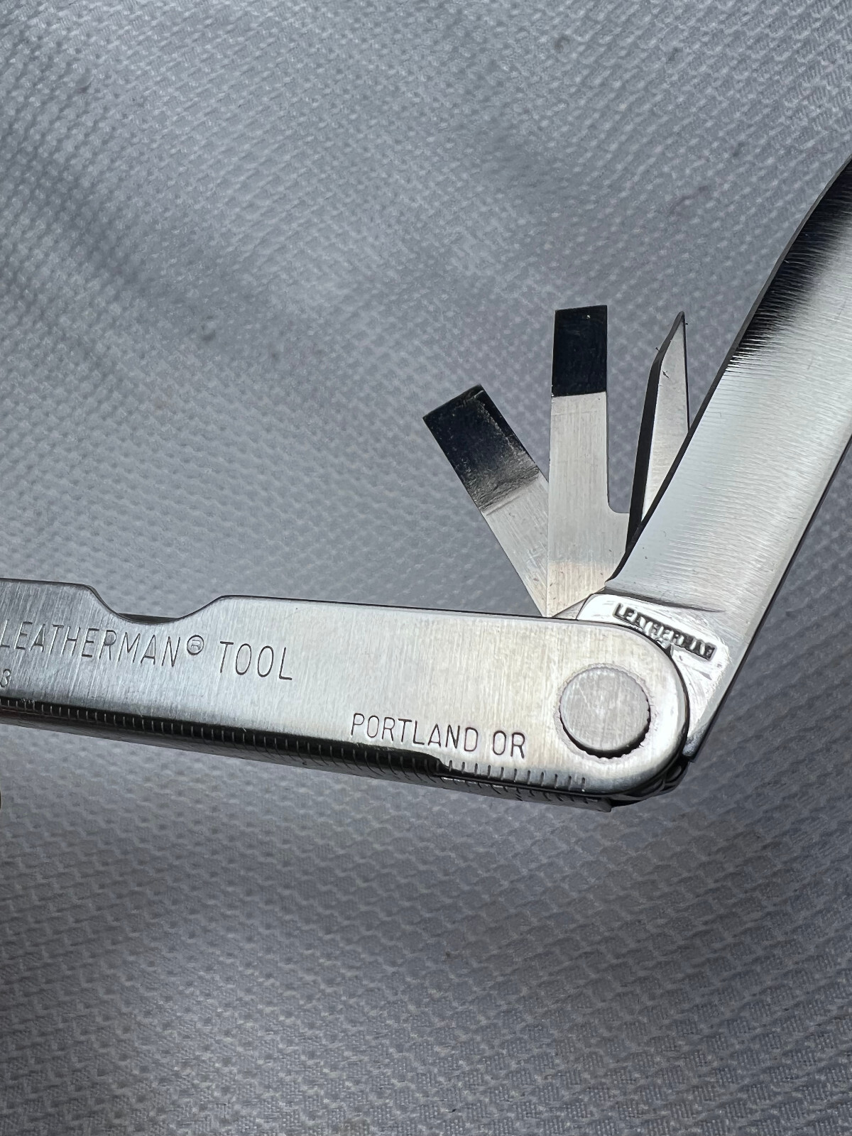 Leatherman Pocket Survival Tool Portland, OR USA With Sheath And User Guide