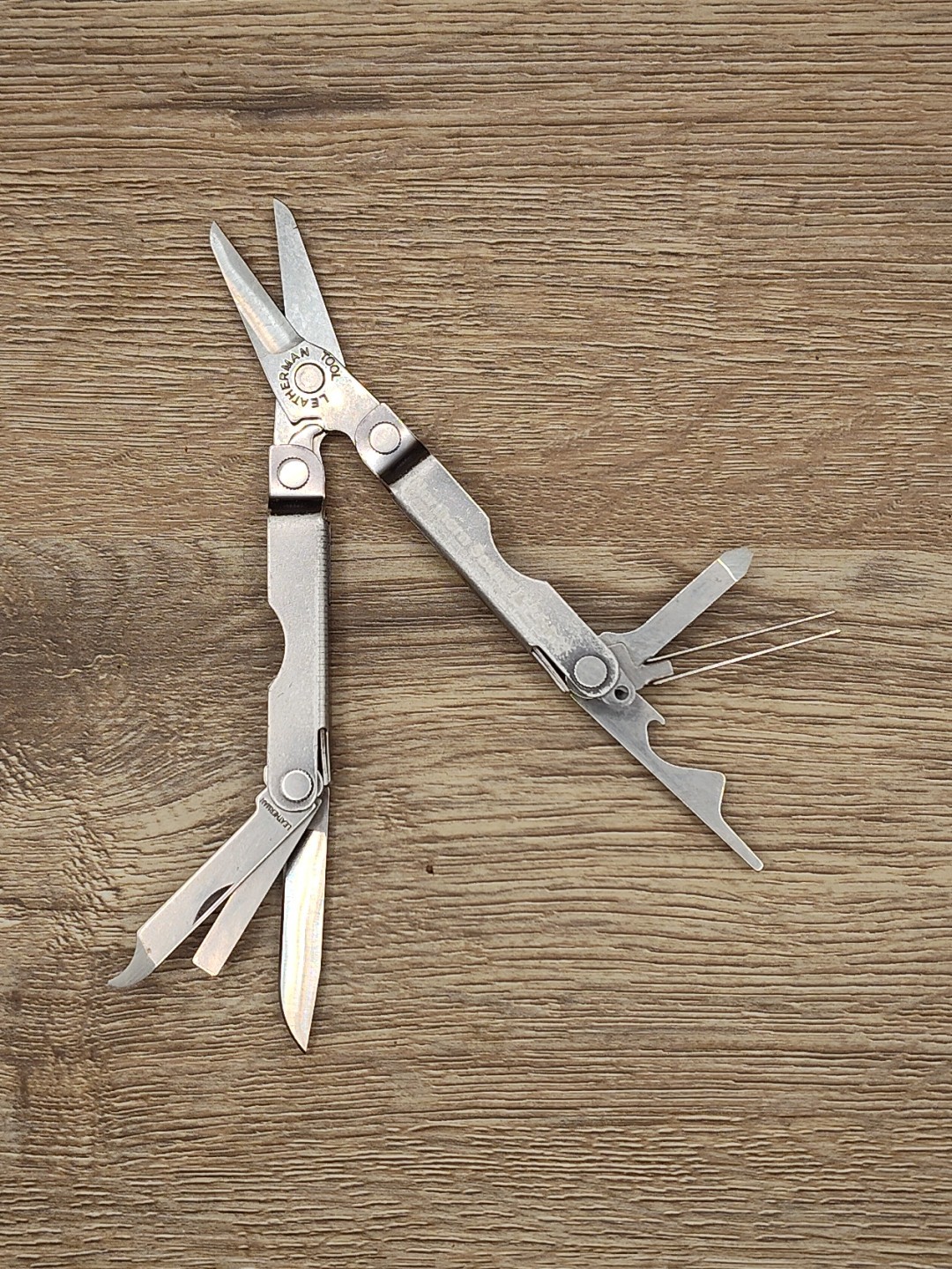 Leatherman Micra Multi-Tool, Knife, Scissors, Key Ring, GRAY!
