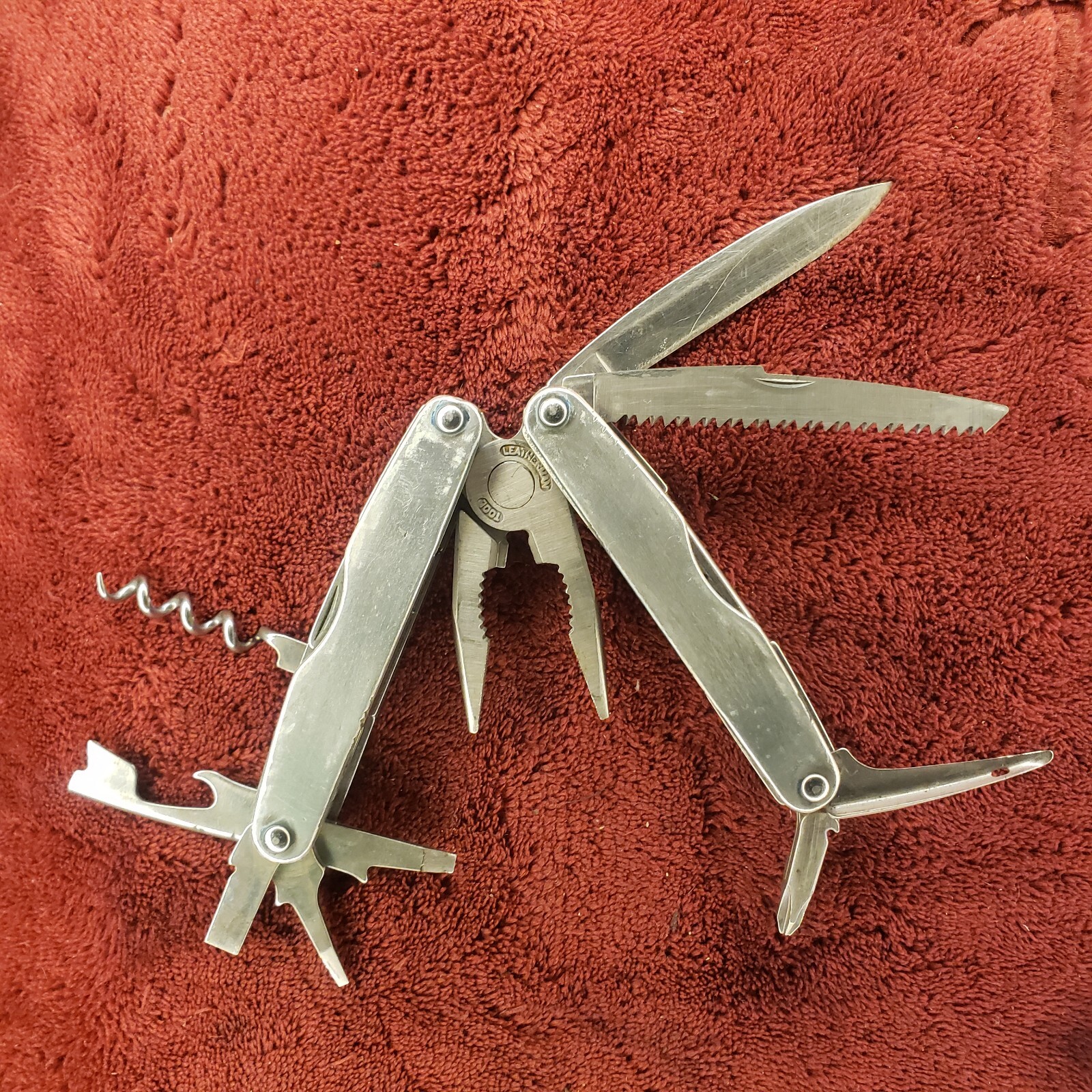 Leatherman Juice CS4 Multi-Tool Stainless Pliers Multi Tool read