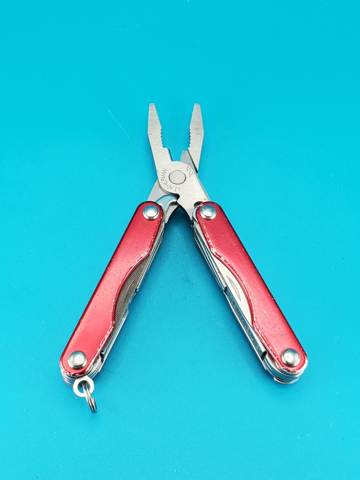 Leatherman Squirt P4 Multi-Tool, Key Ring, Retired, RED!