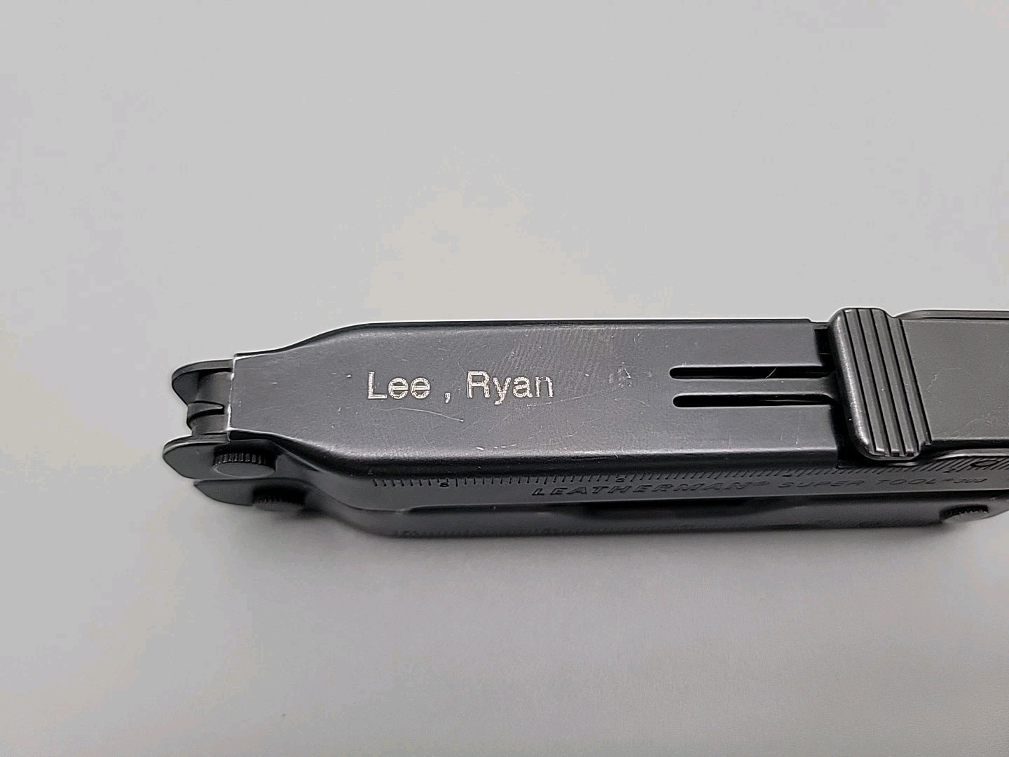 Leatherman Super Tool 300 Multi-Tool – Dated 0716 – LOGO Lee, Ryan / Stay Sharp
