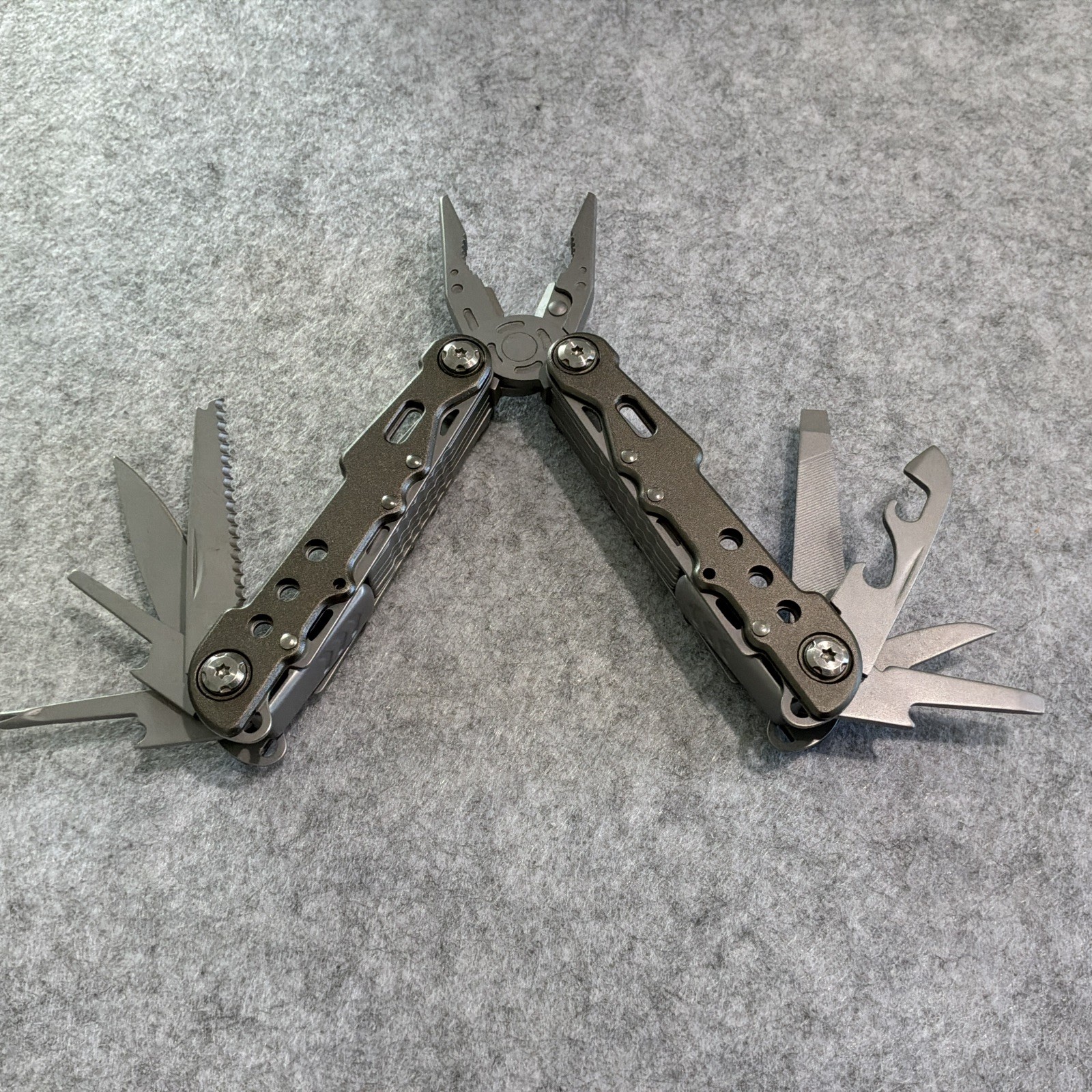 Hoffman Richter HR100 Multi Tool W/ Nylon Pouch Hunting Fishing New Box