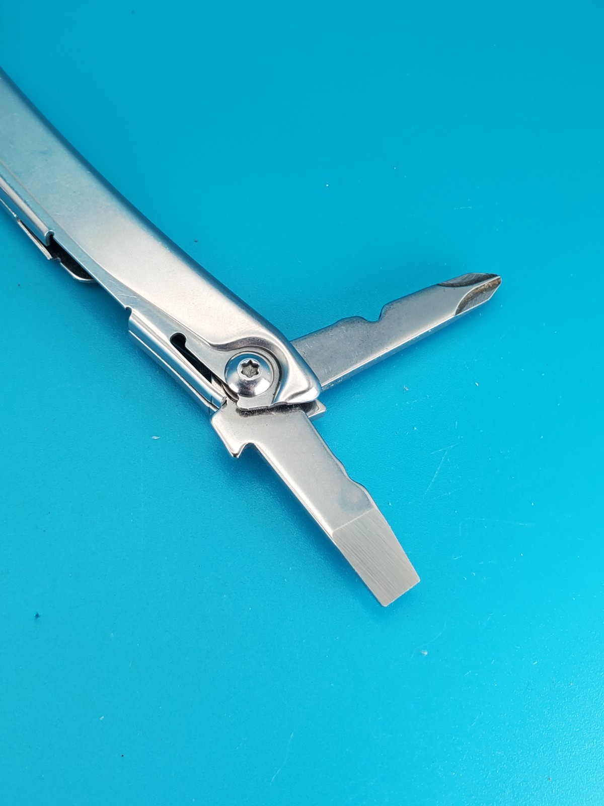 Leatherman Bolster 13 Tool Stainless Steel Multi-Tool!