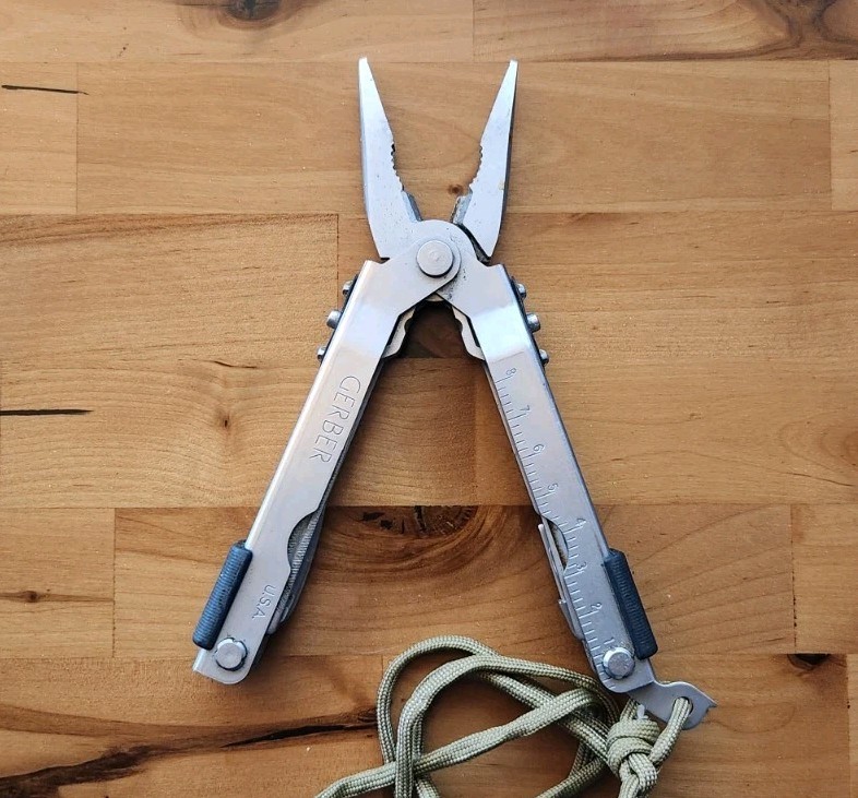Gerber MP600 Multi-Tool Multi-Plier Needle Nose Silver – Great U34