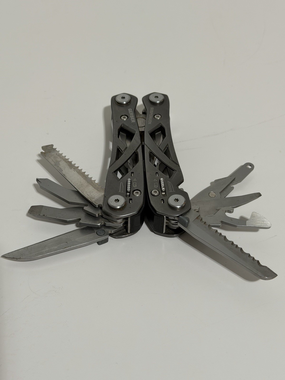 Gerber Knife Multi 9 Tool Blades On Suspension Folding Pliers With Nylon Pouch
