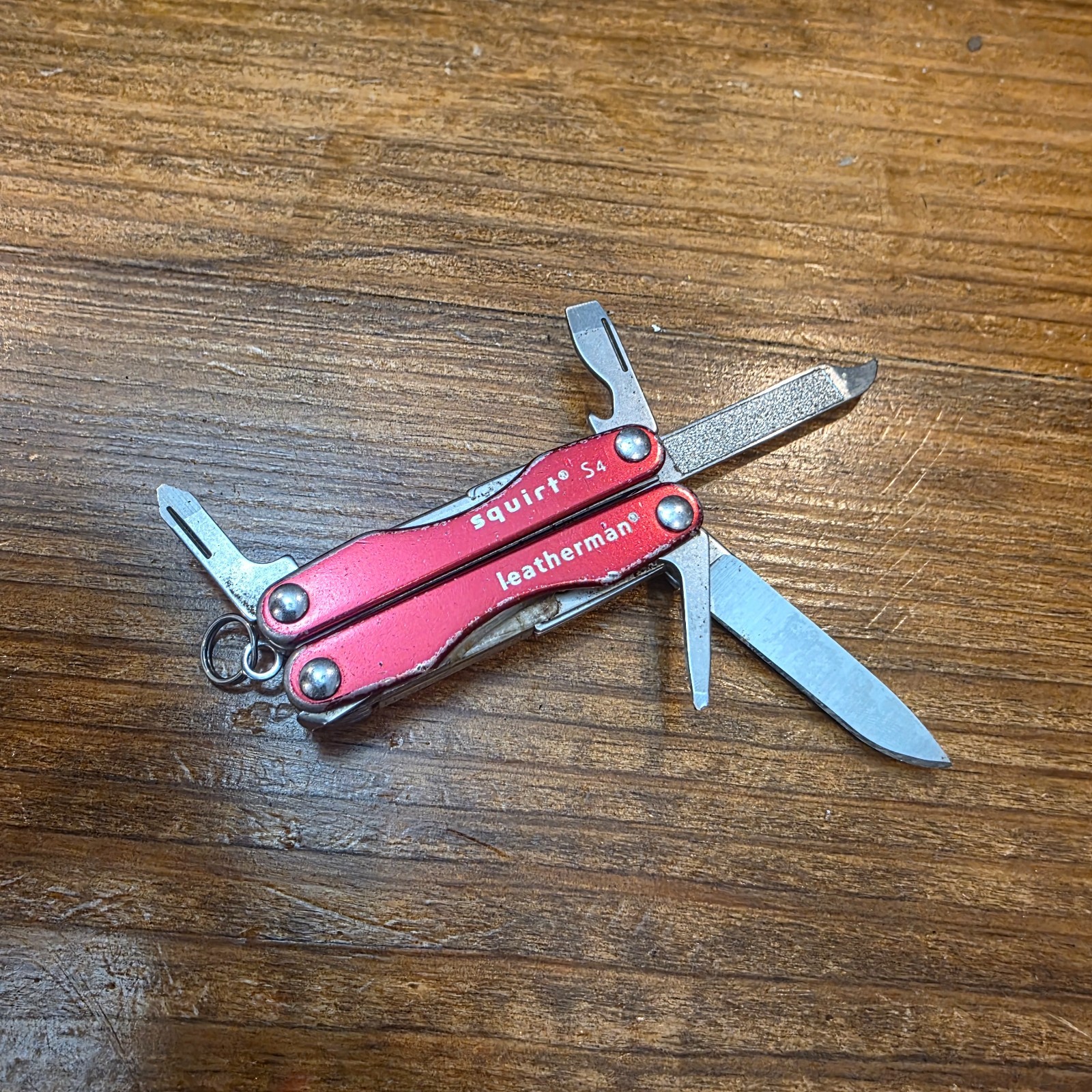Leatherman SQUIRT S4 Red Multi-Tool (Retired) – LL