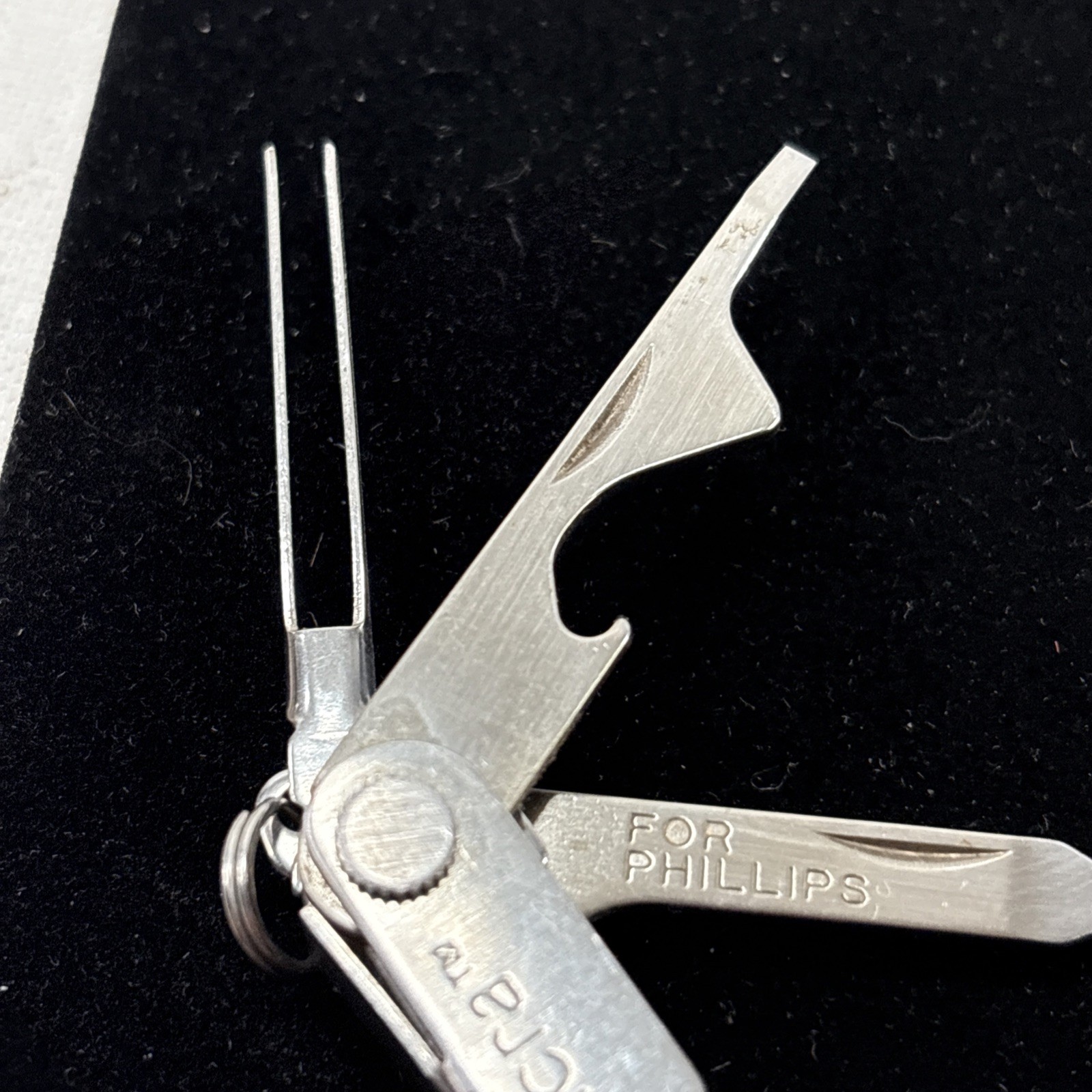 Leatherman Micra Keychain Multi-Tool Knife Scissors Stainless Steel Pat Pend