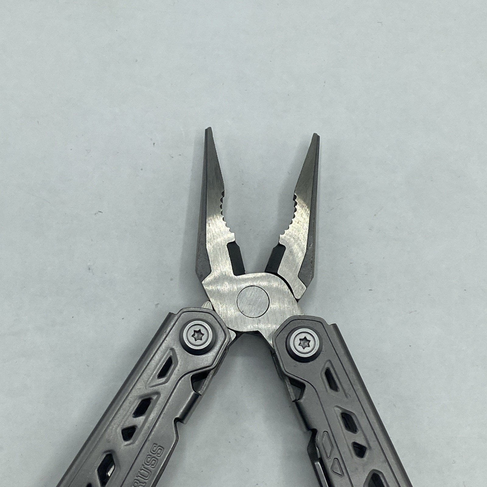 Gerber Truss Multi Tool with Sheath – Gray