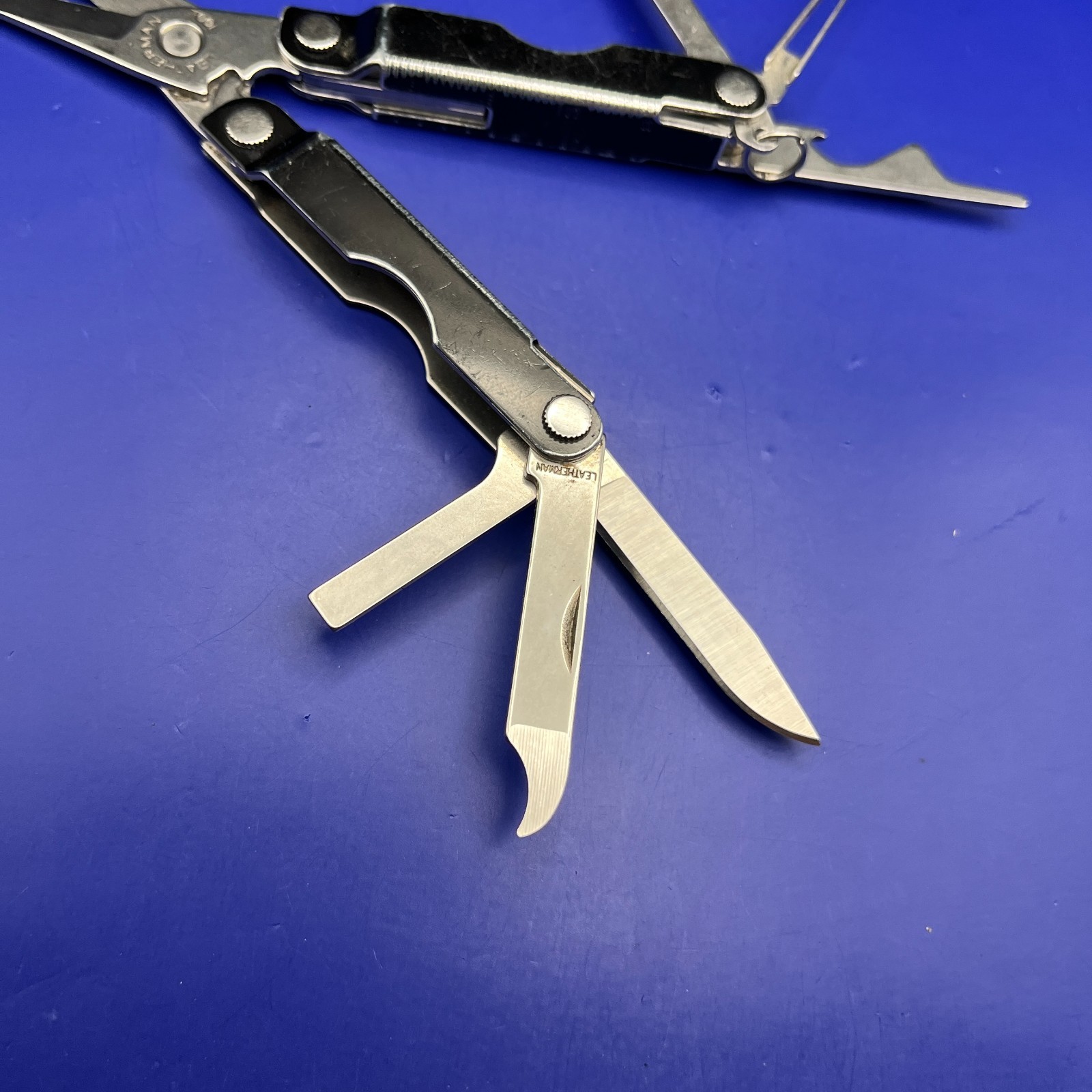 Leatherman Micra Multi-Tool Knife, Scissors- Black