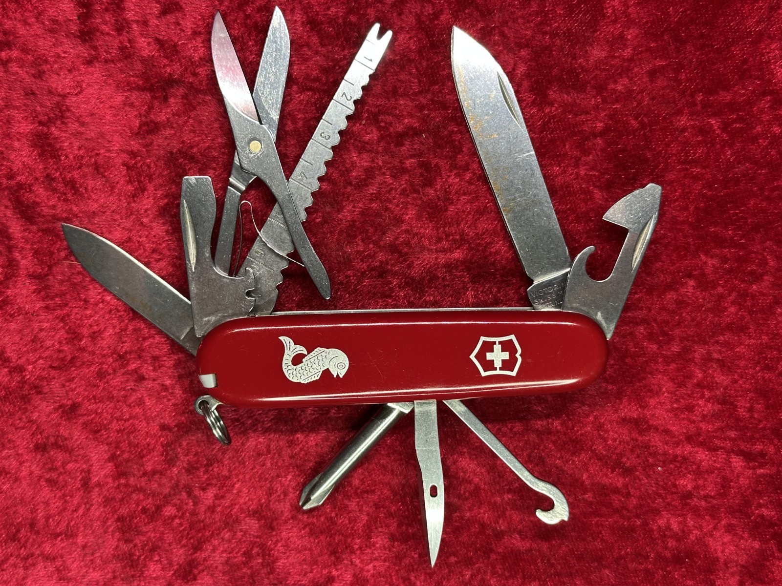 Victorinox Fisherman Swiss Army Knife 12 Tool No Sheath Random Pick Used (431)