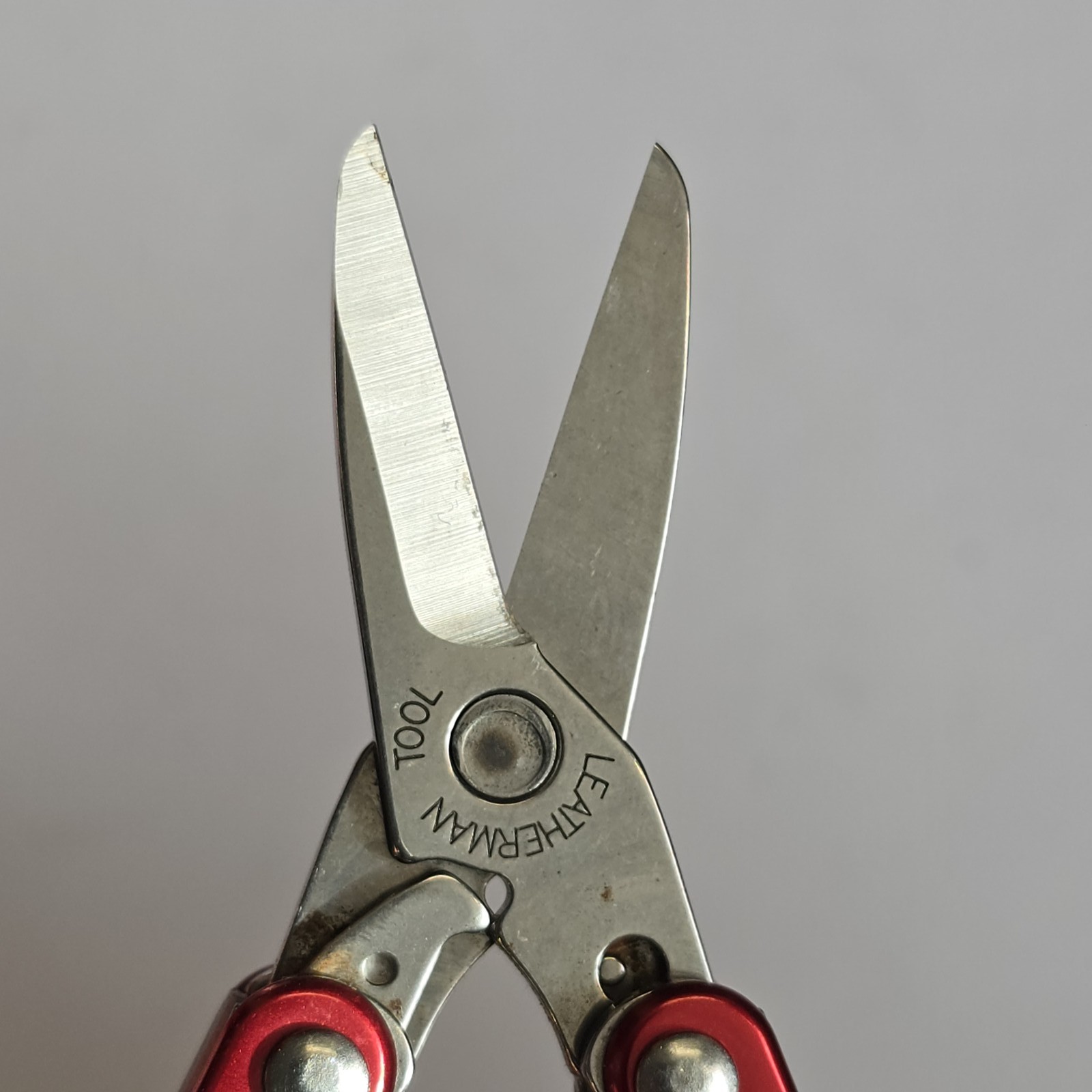 LEATHERMAN SQUIRT S4 MINI TOOL SCISSORS KNIFE MULTI TOOL