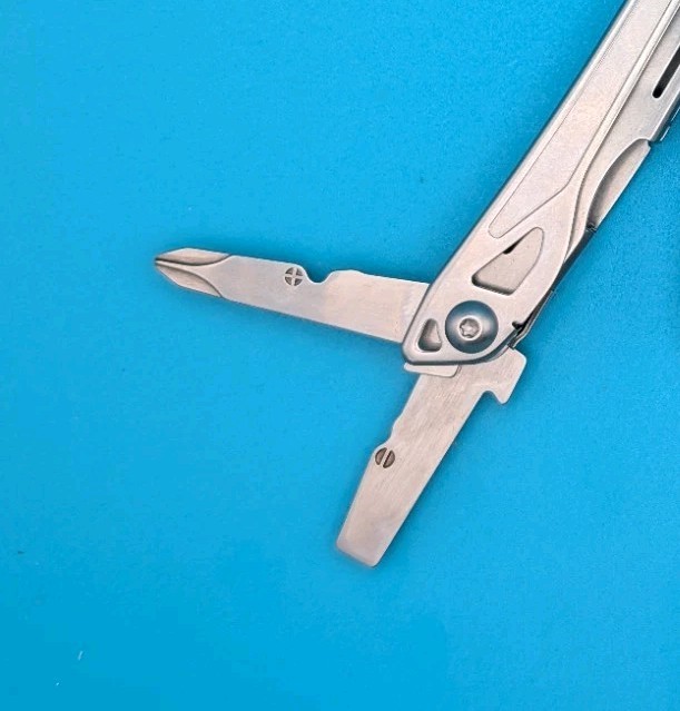 LEATHERMAN WINGMAN MULTI-TOOL! FAST SHIPPING!