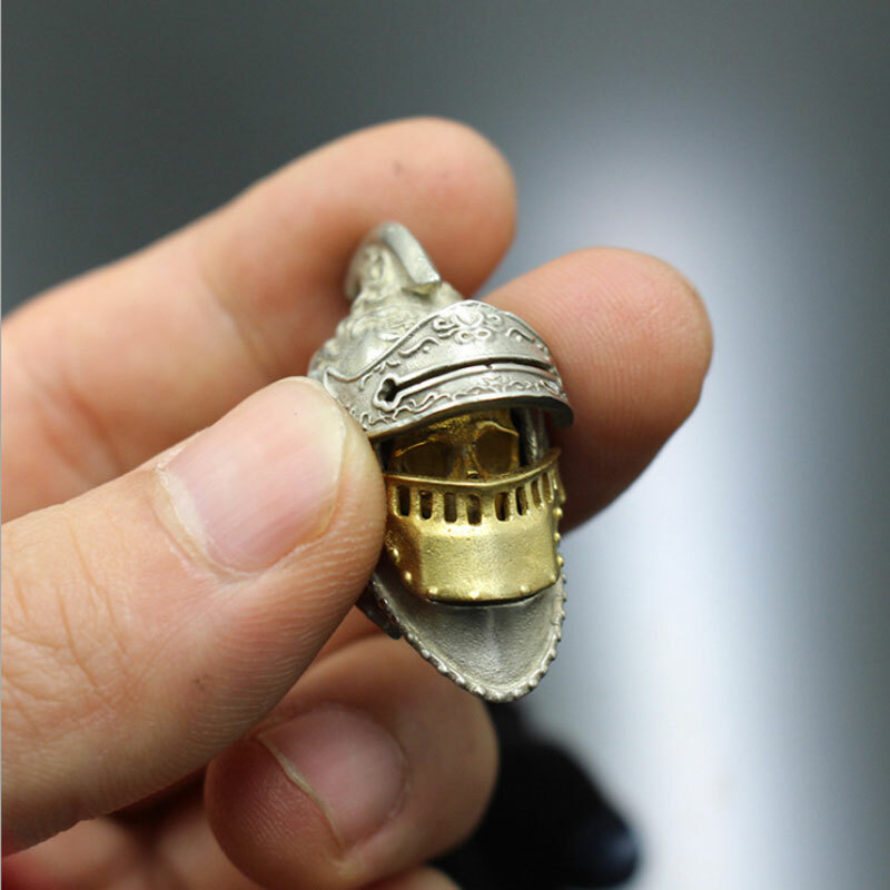 EDC Brass Knight Warrior Helmet Creative DIY Bead Umbrella Rope Pendant Tool