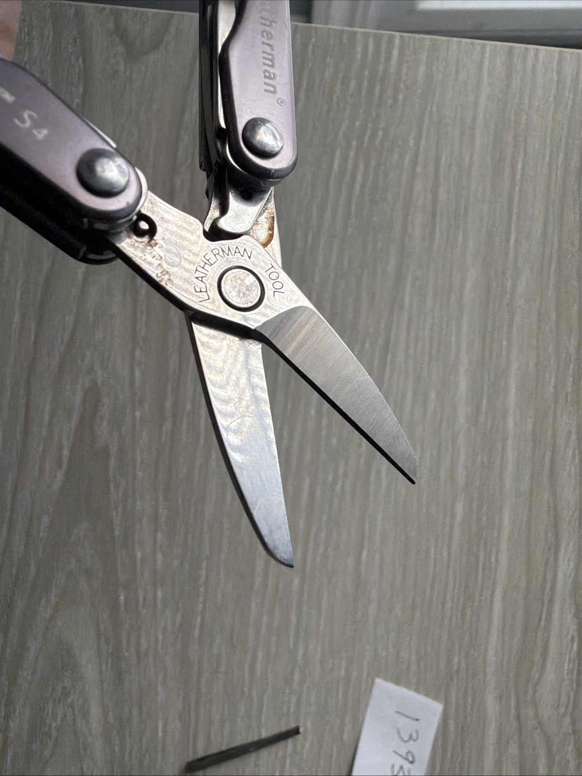 Leatherman Squirt S4 MultiTool Scissors Knife File Drivers Tweezer Gray