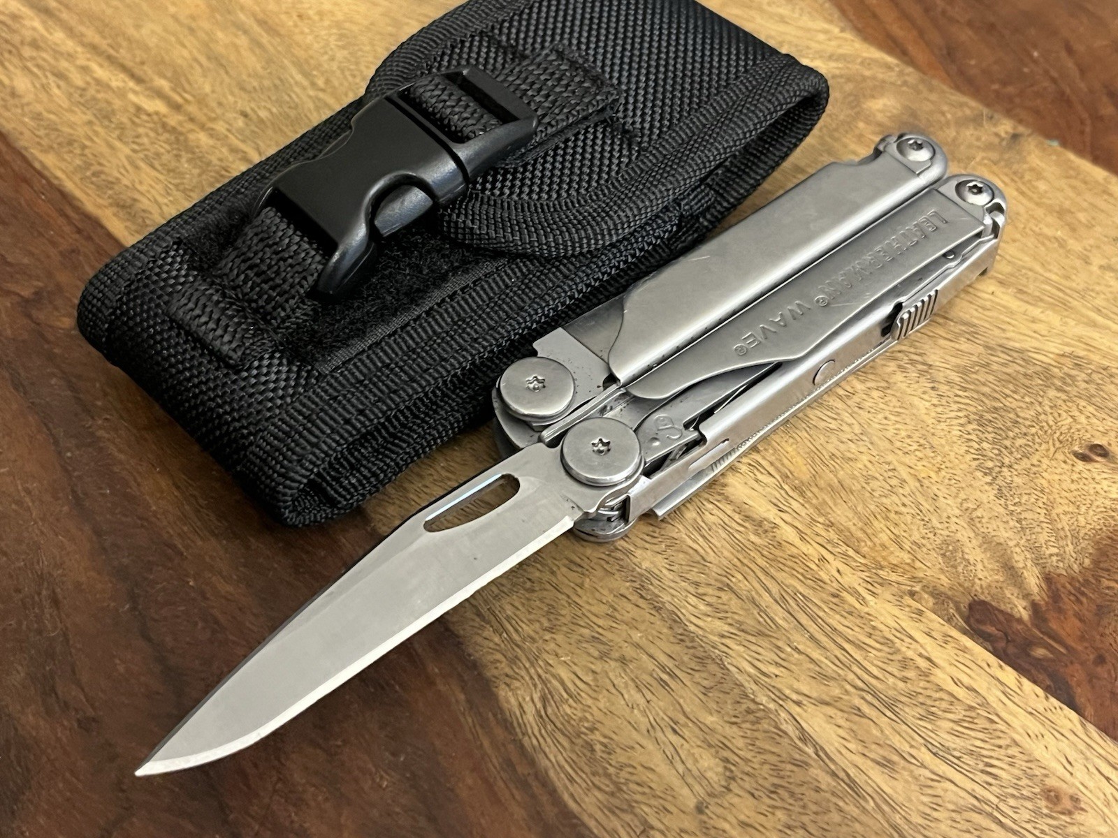 Leatherman Wave Multi-Tool Knife Great Condition!! w/New Molle Sheath ~TASKCo