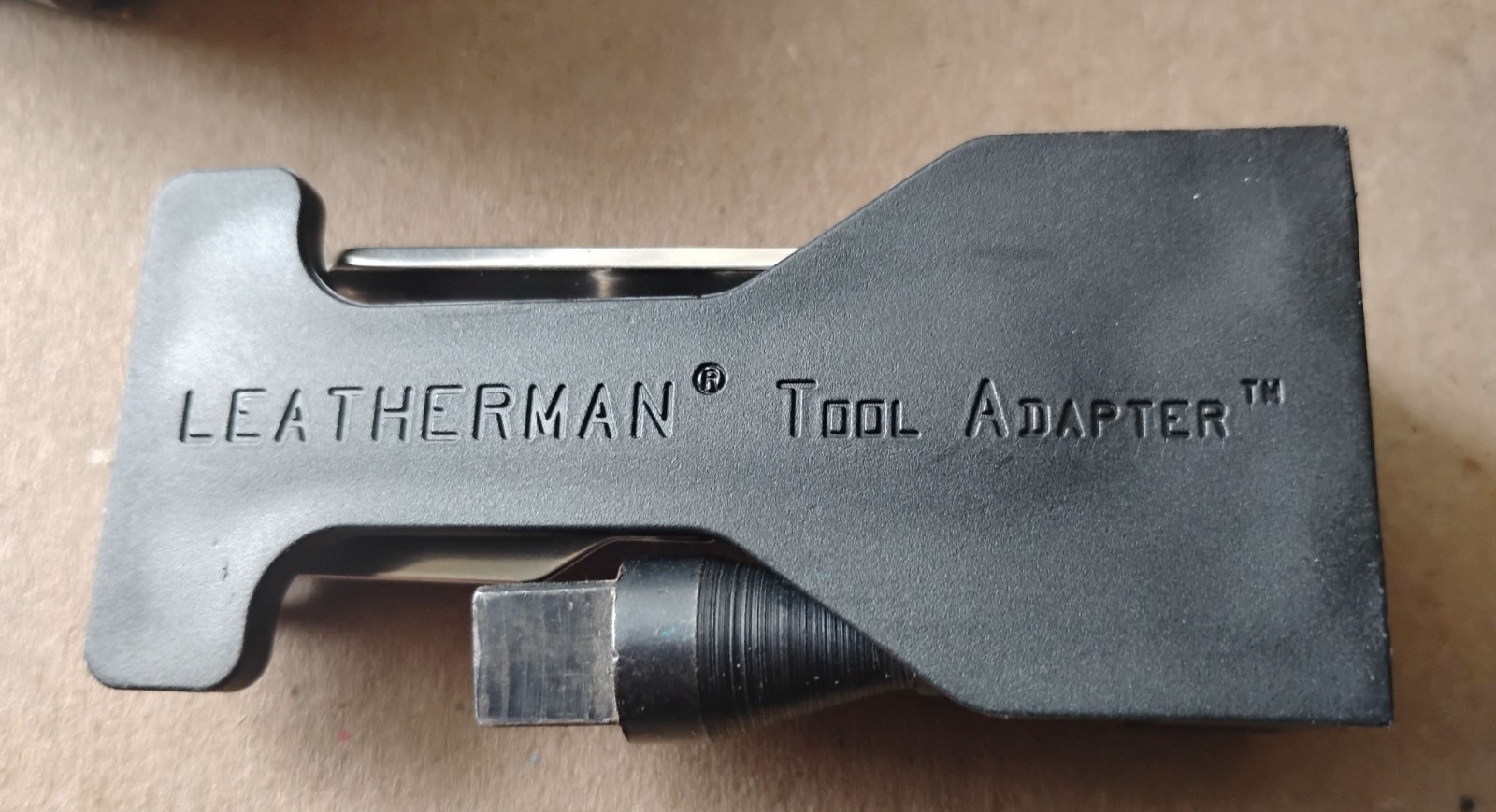 LEATHERMAN TOOL ADAPTER WITH LEATHER CASE-8 BITS-INCLUDES 1/4 & 3/8 SOCKET DRIVE