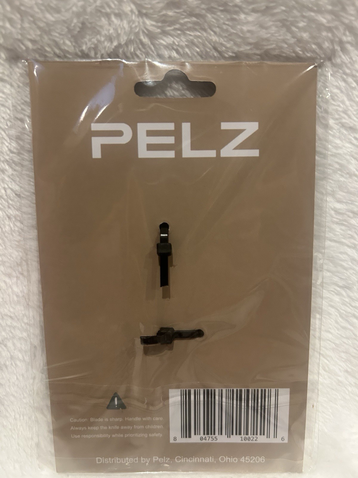 NEW Pelz Black Compact Multi-Tool Carabiner: Screwdrivers, Bottle Opener, Knife