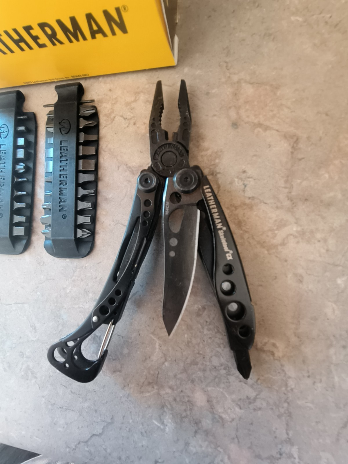 Leatherman Skeletool CX Onyx 833129 Mutli-Tool/Bit Kit/Nylon Sheath 934860